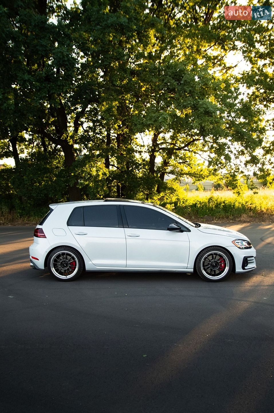 Volkswagen Golf GTI 2017 VIN 3VW447AU9JM262305 фото оголошення 4 з 11