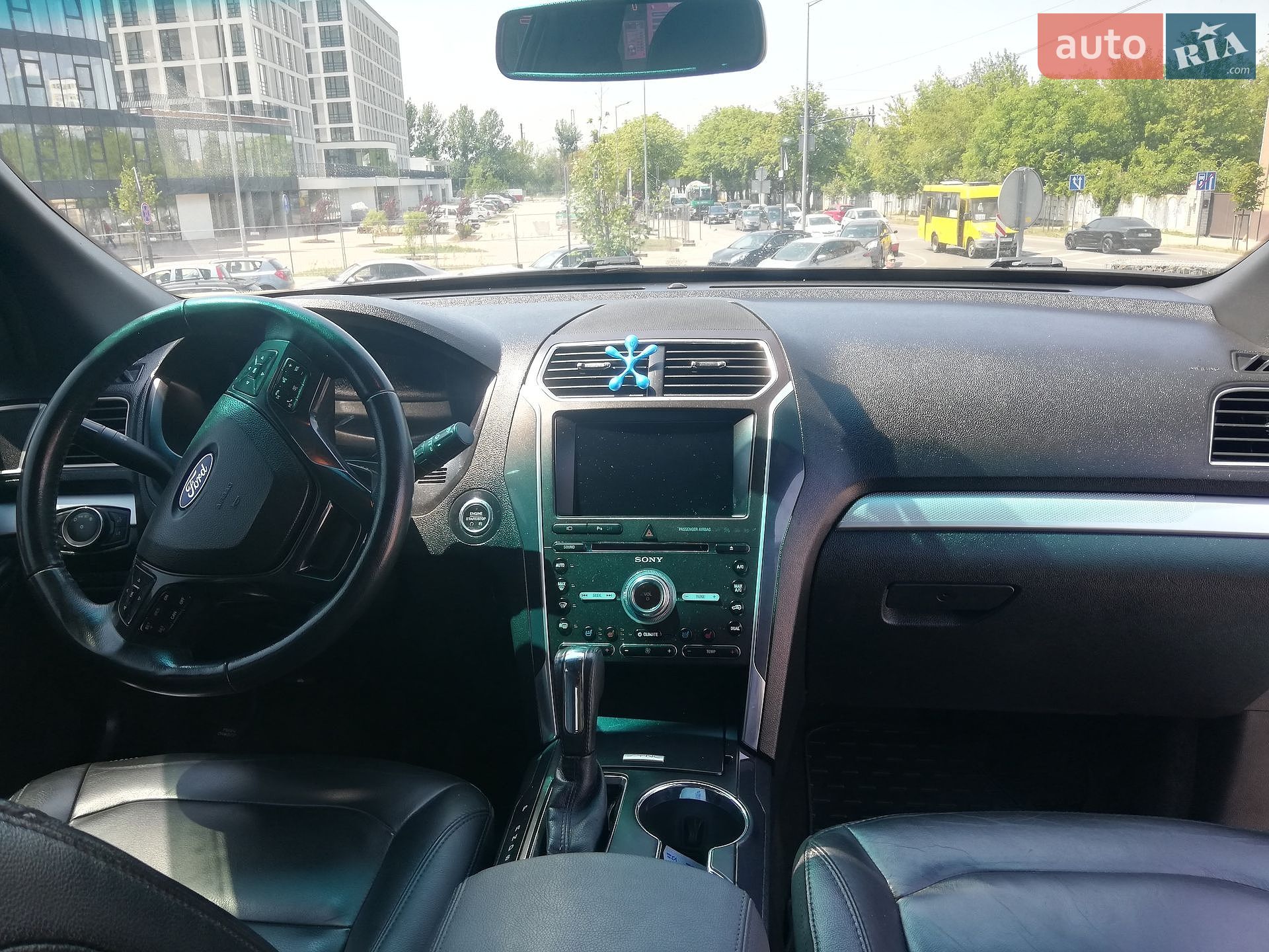 Ford Explorer 2015 VIN 1FM5K8DH8GGB16588 фото оголошення 4 з 20