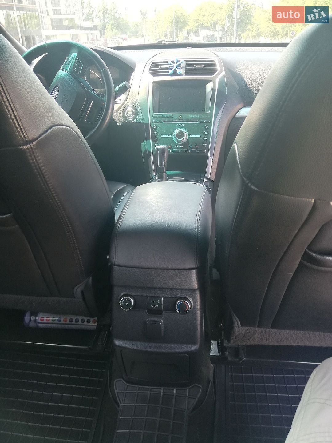 Ford Explorer 2015 VIN 1FM5K8DH8GGB16588 фото оголошення 13 з 20