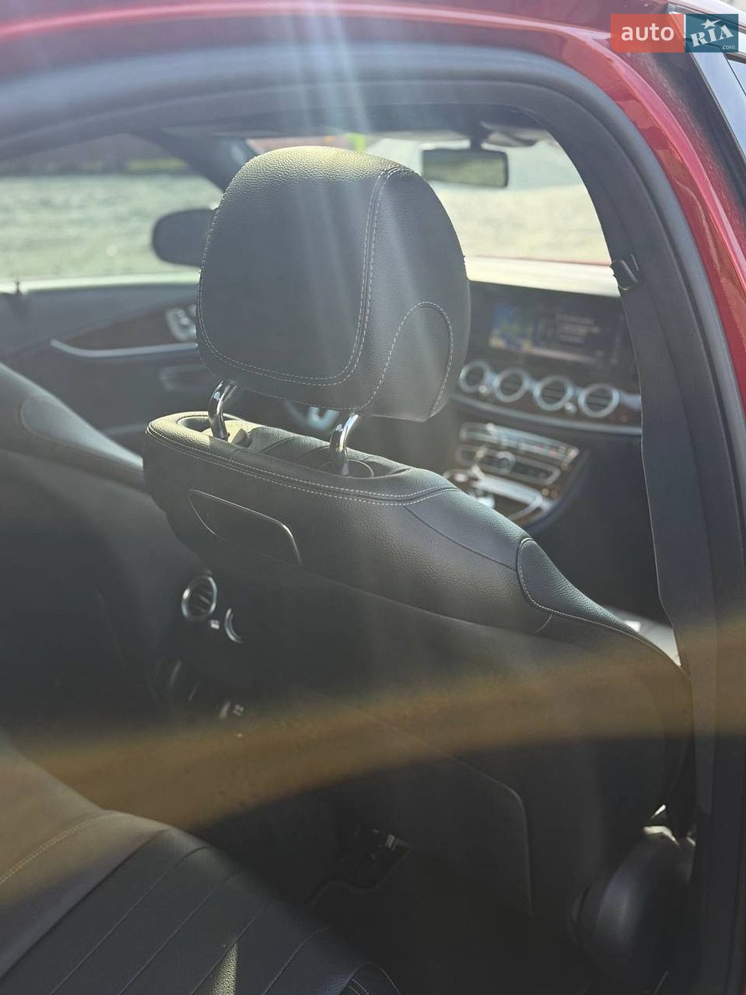 Mercedes-Benz E-Class 2018 VIN WDDZF4KB7KA510425 фото оголошення 34 з 36