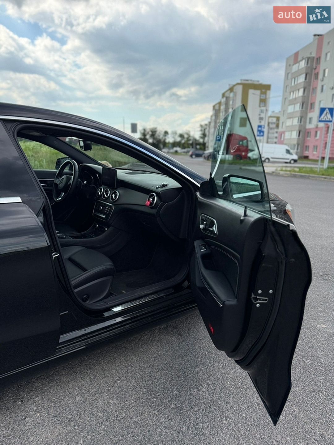 Mercedes-Benz CLA-Class 2018 VIN WDDSJ4EB8JN685558 фото оголошення 2 з 22