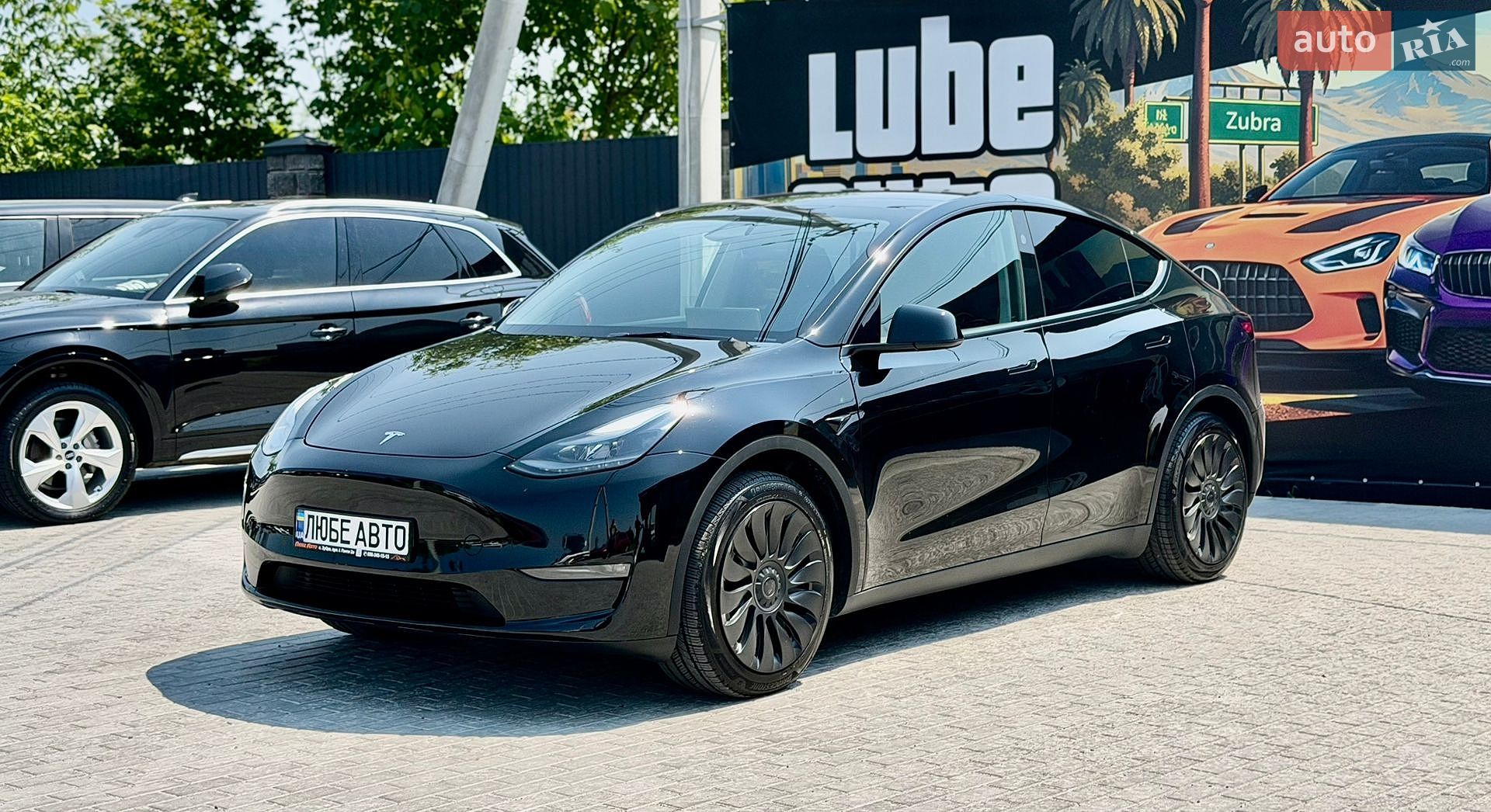 Tesla Model Y 2024 VIN 7SAYGAEE7SF245152 фото оголошення 2 з 35