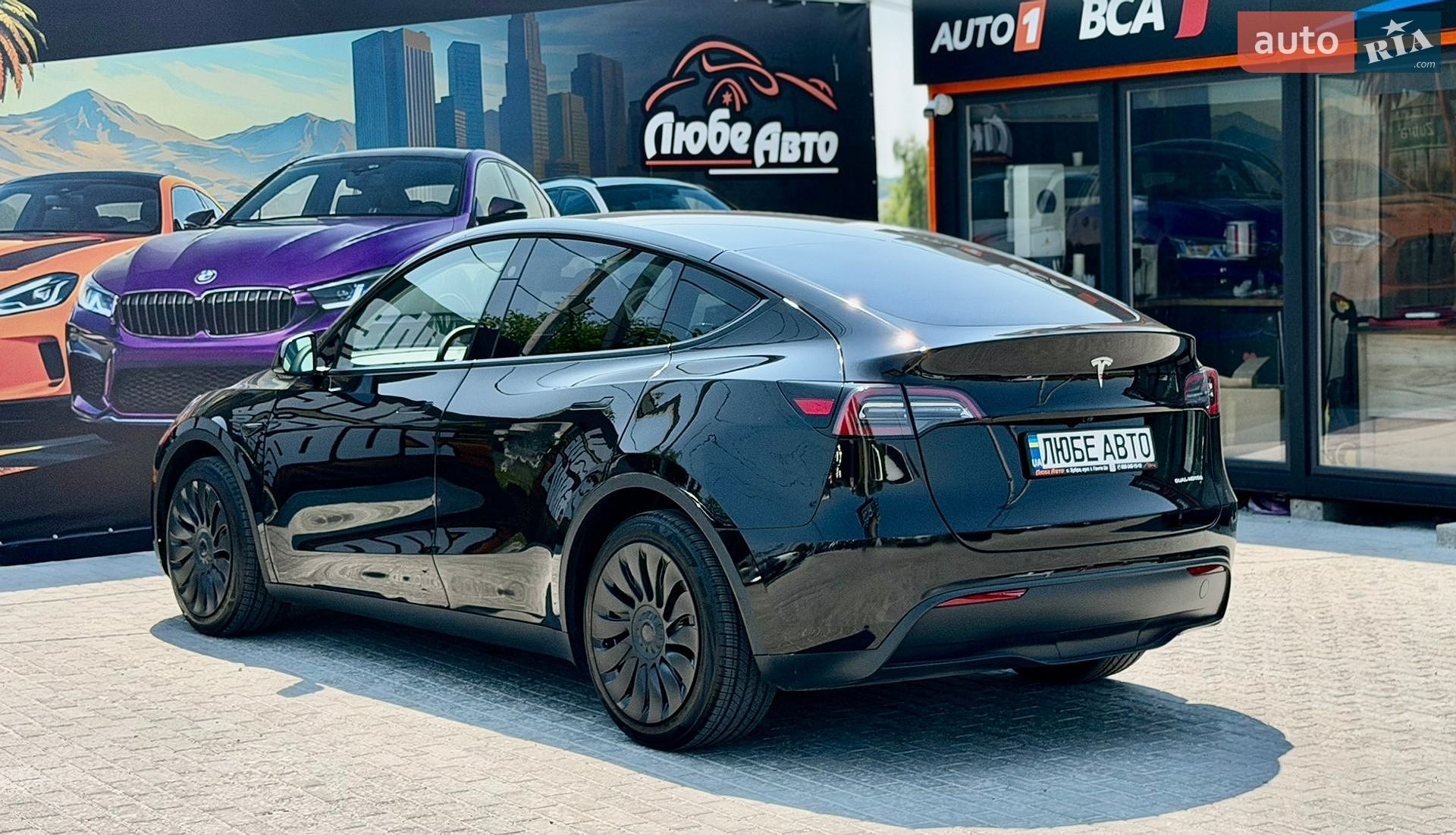 Tesla Model Y 2024 VIN 7SAYGAEE7SF245152 фото оголошення 17 з 35