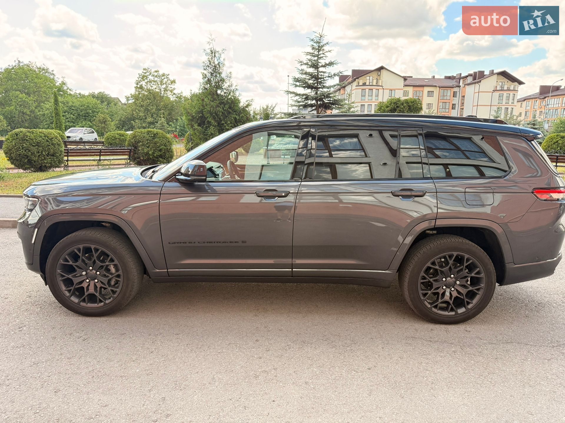 Jeep Grand Cherokee 2024 VIN 1C4RJKEG8R8515722 фото оголошення 4 з 27