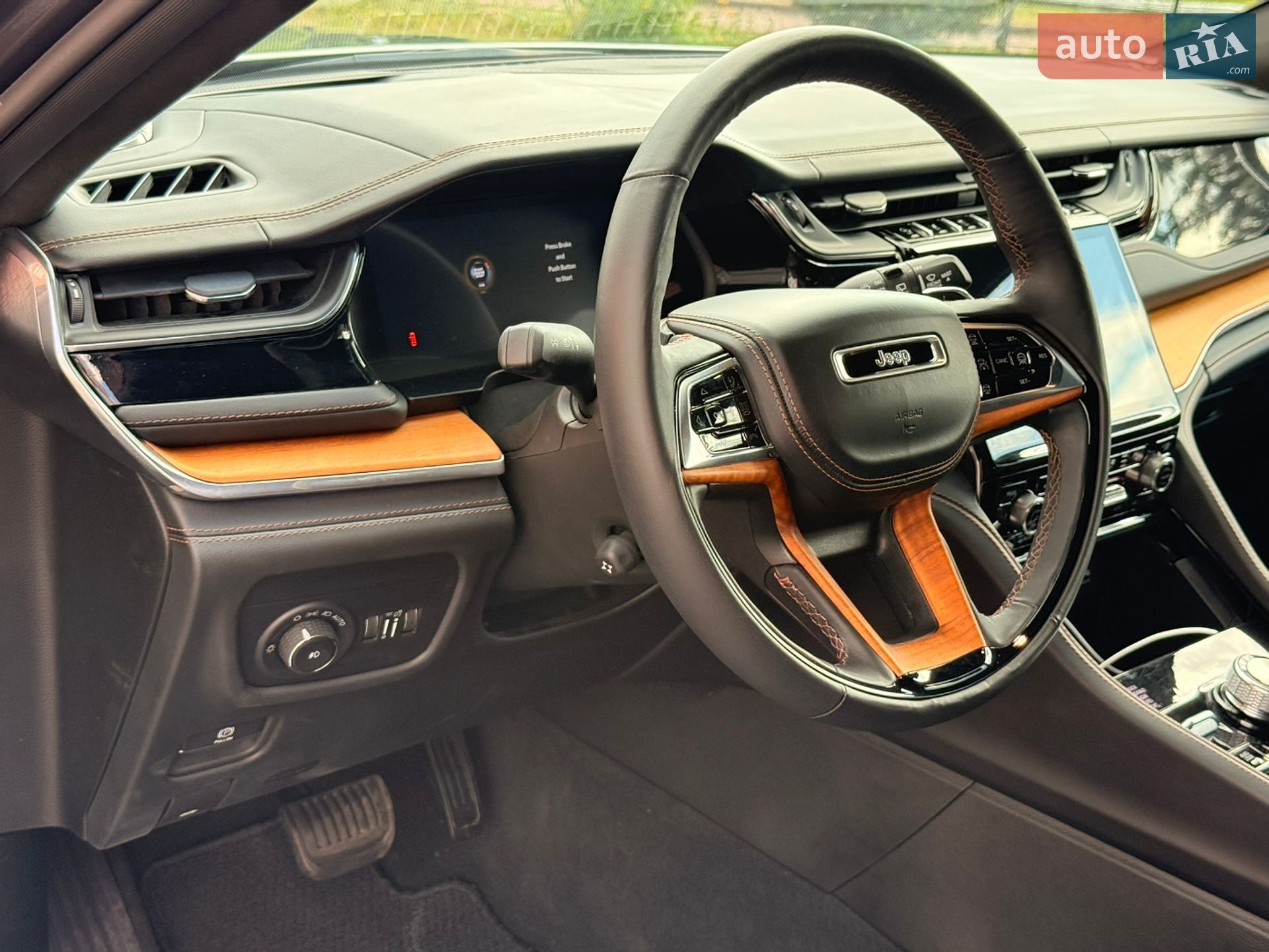 Jeep Grand Cherokee 2024 VIN 1C4RJKEG8R8515722 фото оголошення 13 з 27
