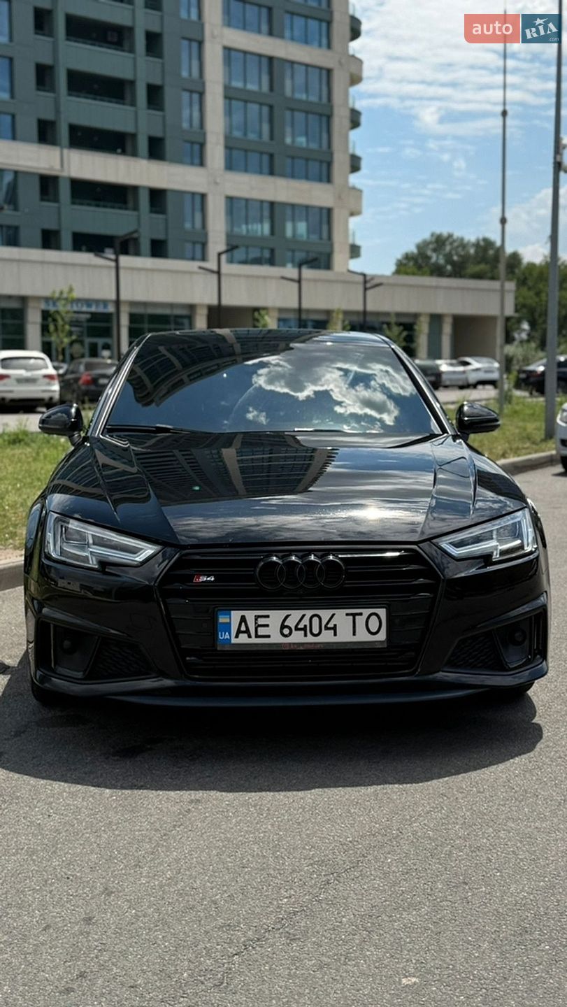 Audi S4 2017 VIN WAUC4AF48JA003691 фото оголошення 4 з 25