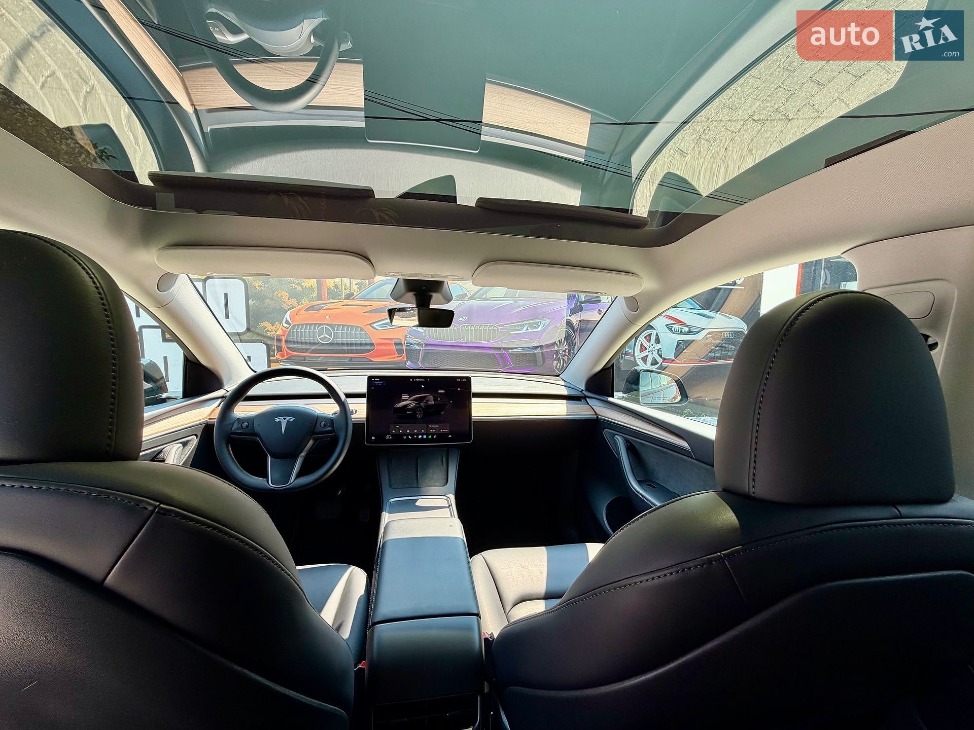 Tesla Model Y 2024 VIN 7SAYGAEE7SF245152 фото оголошення 22 з 35