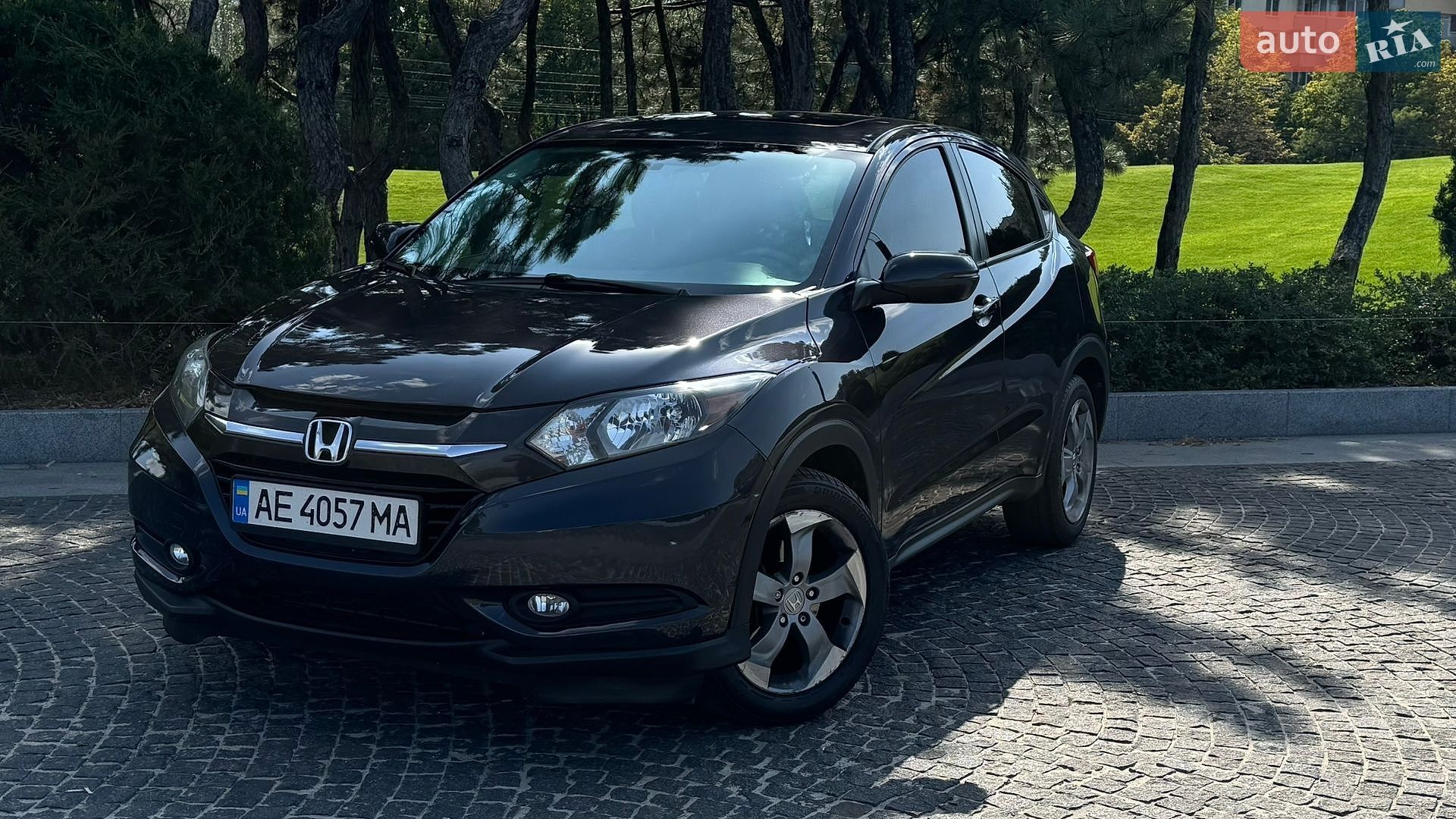 Honda HR-V 2017 VIN 3CZRU6H56HM720260 фото оголошення 2 з 17