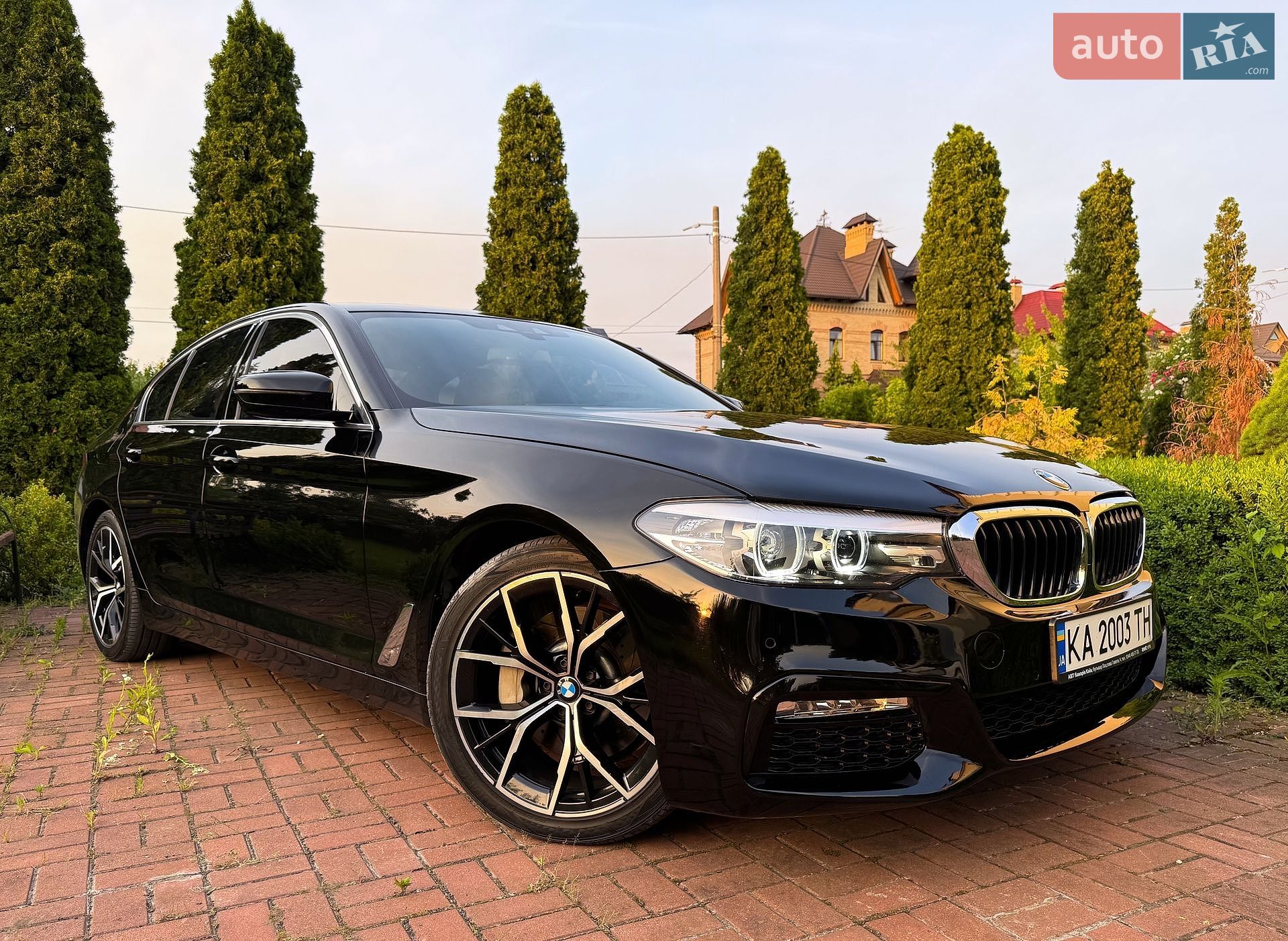 BMW 5 Series 2019 VIN WBAJA5C54KWW29974 фото оголошення 5 з 31