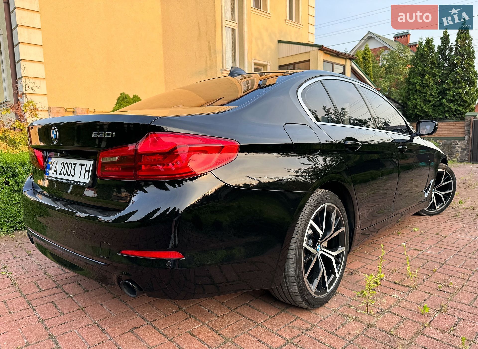 BMW 5 Series 2019 VIN WBAJA5C54KWW29974 фото оголошення 7 з 31