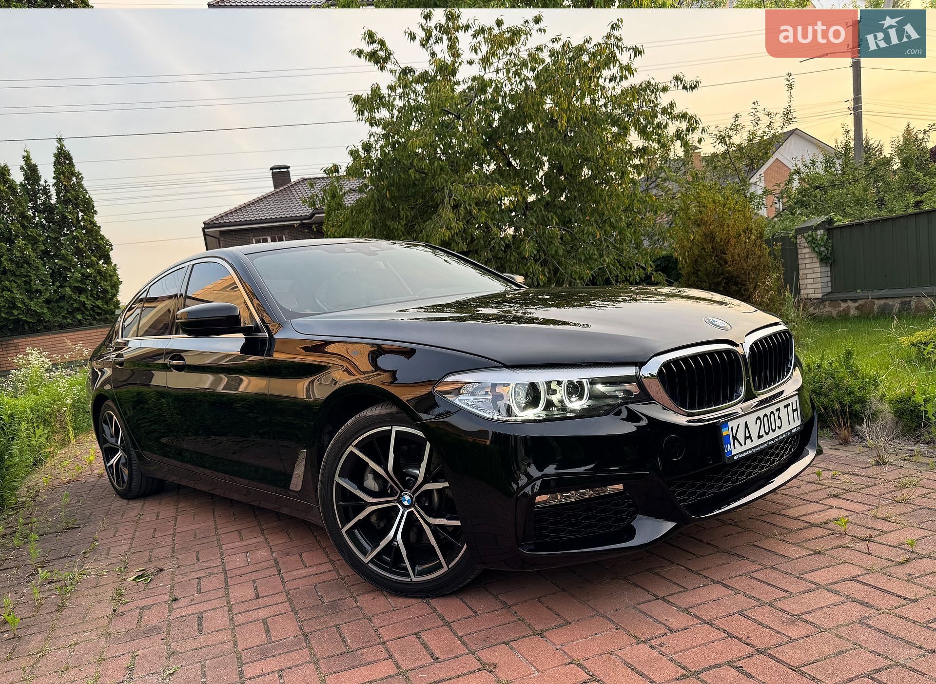 BMW 5 Series 2019 VIN WBAJA5C54KWW29974 фото оголошення 12 з 31