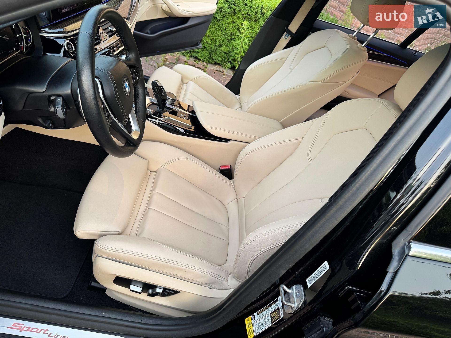 BMW 5 Series 2019 VIN WBAJA5C54KWW29974 фото оголошення 14 з 31
