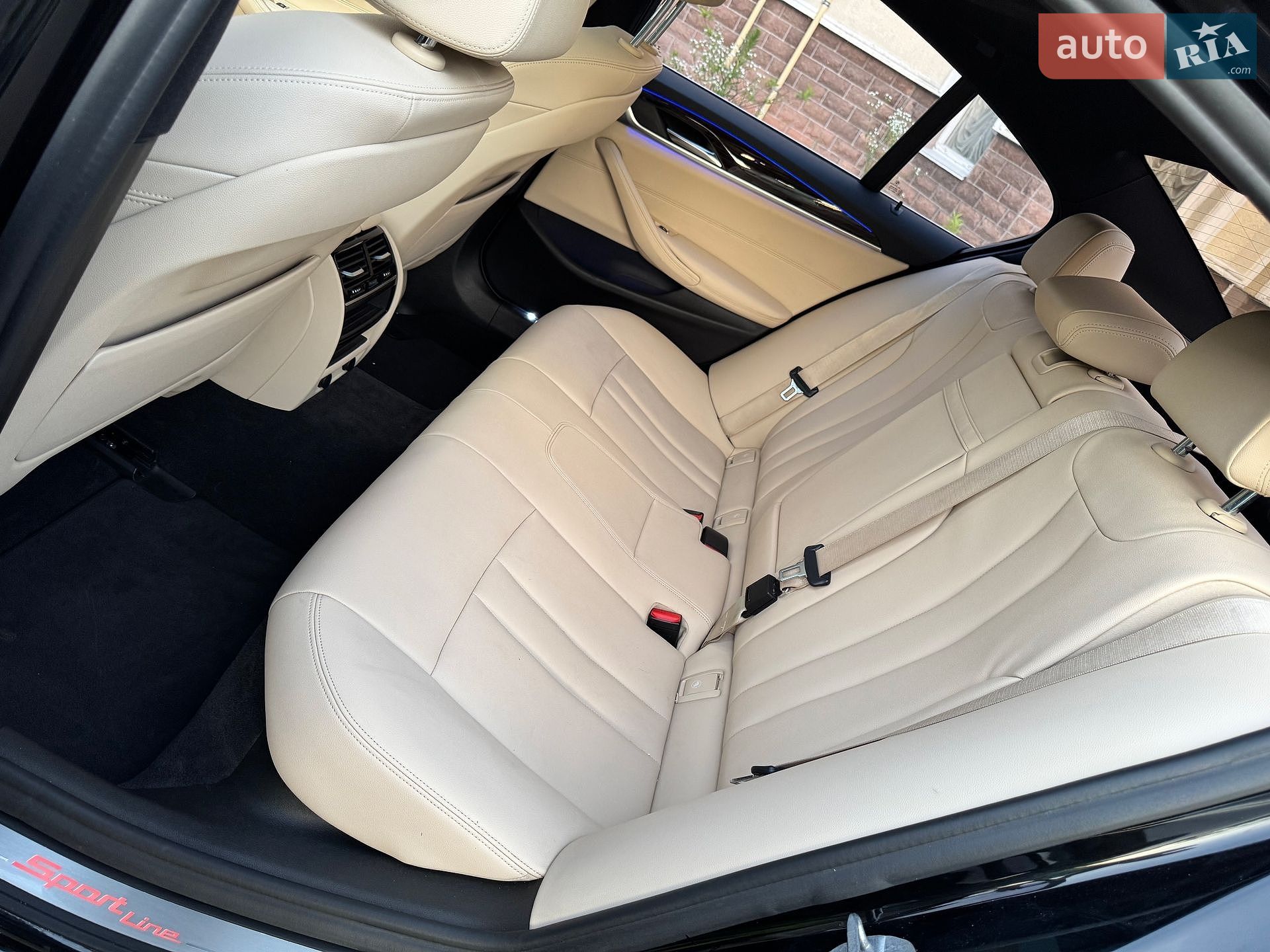 BMW 5 Series 2019 VIN WBAJA5C54KWW29974 фото оголошення 19 з 31