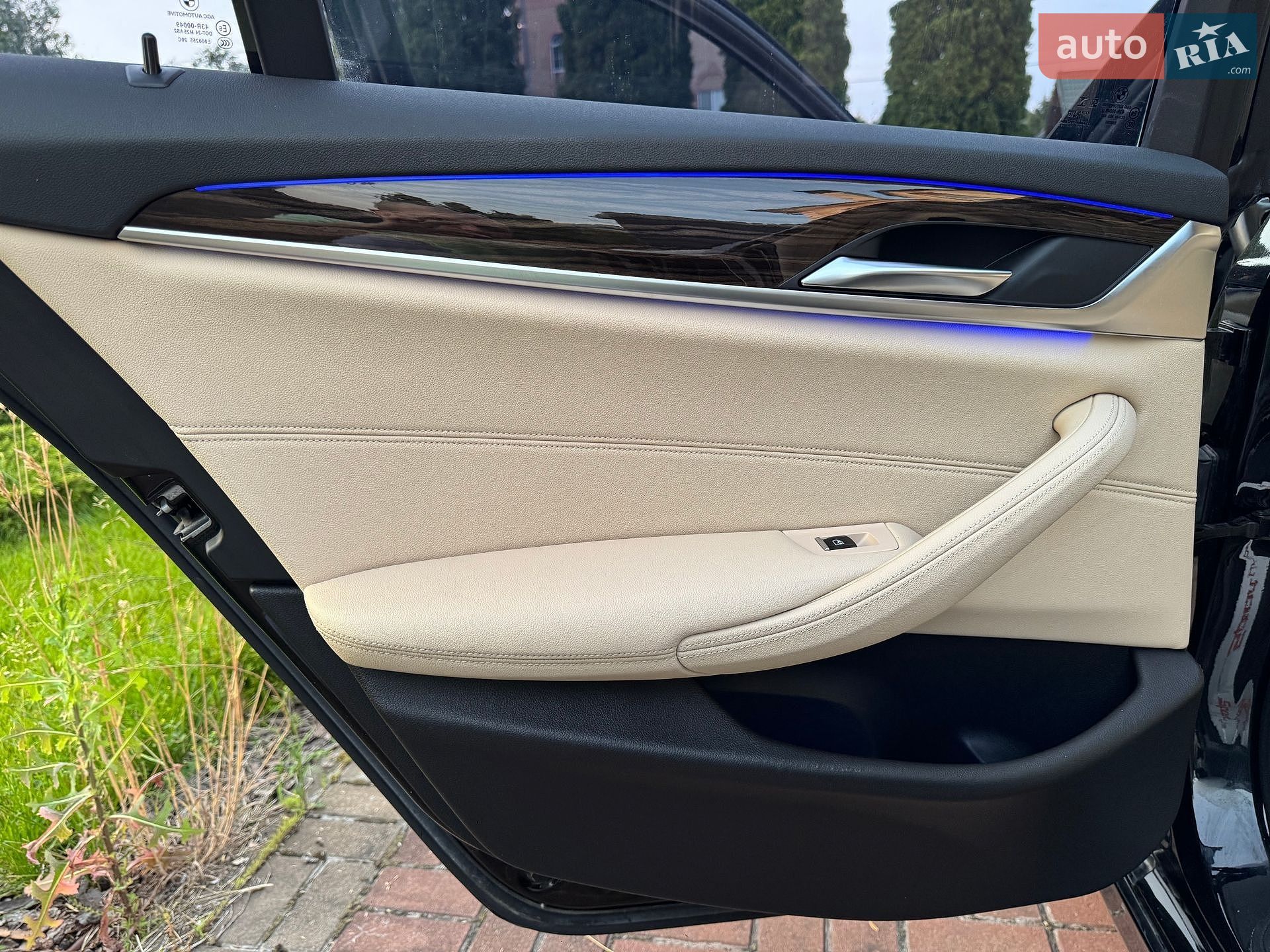 BMW 5 Series 2019 VIN WBAJA5C54KWW29974 фото оголошення 23 з 31