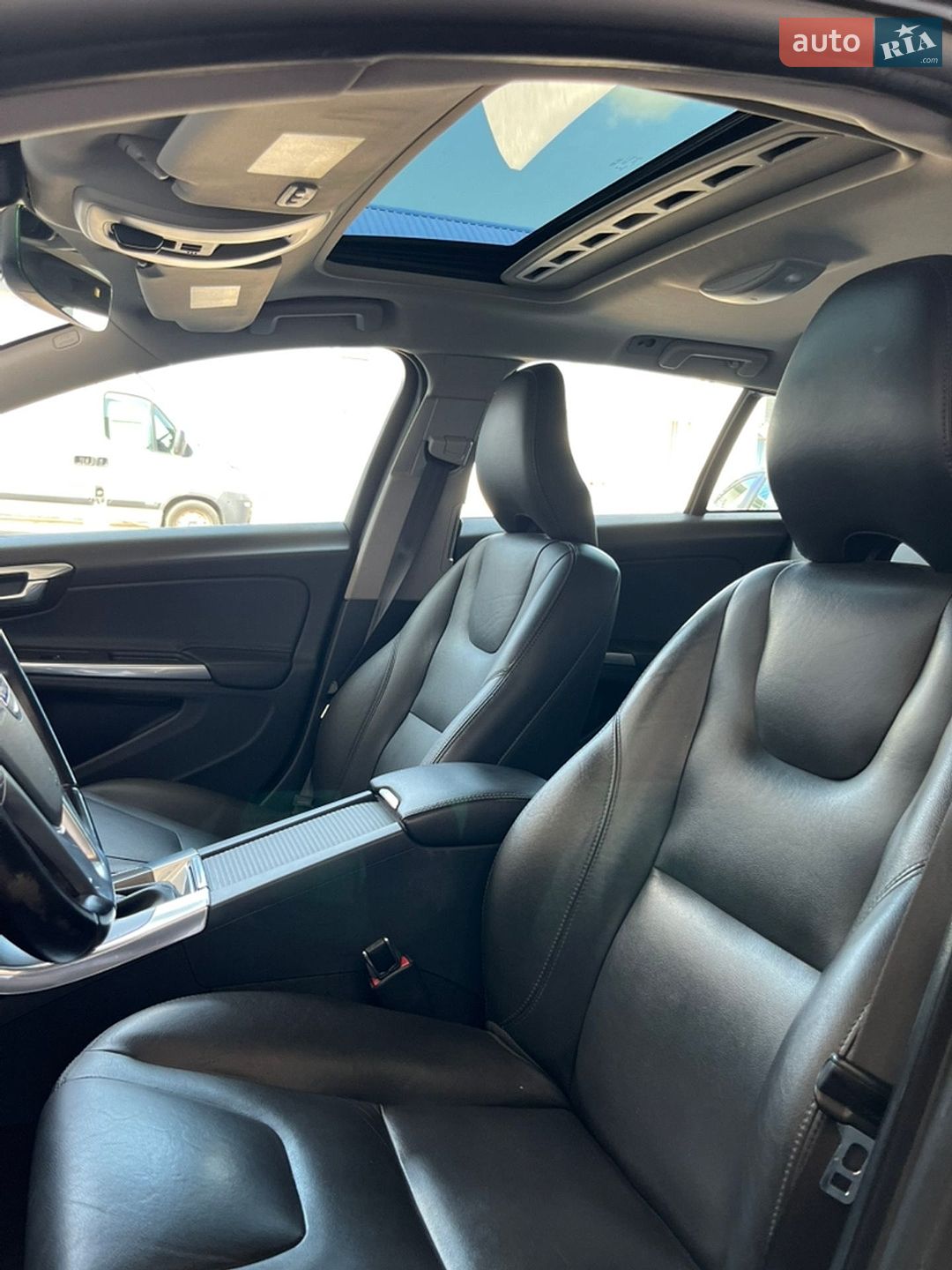 Volvo V60 2014 VIN YV140MEKXF1252595 фото оголошення 9 з 22