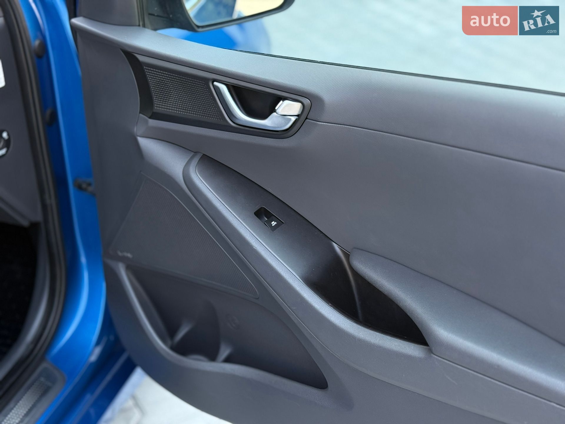 Hyundai Ioniq 2016 VIN KMHC851HFHU002142 фото оголошення 31 з 72