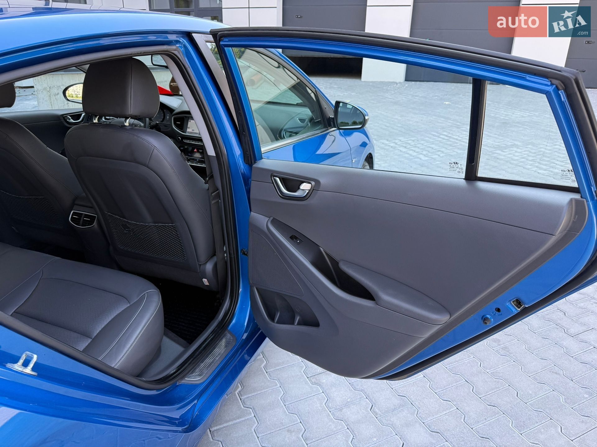 Hyundai Ioniq 2016 VIN KMHC851HFHU002142 фото оголошення 37 з 72