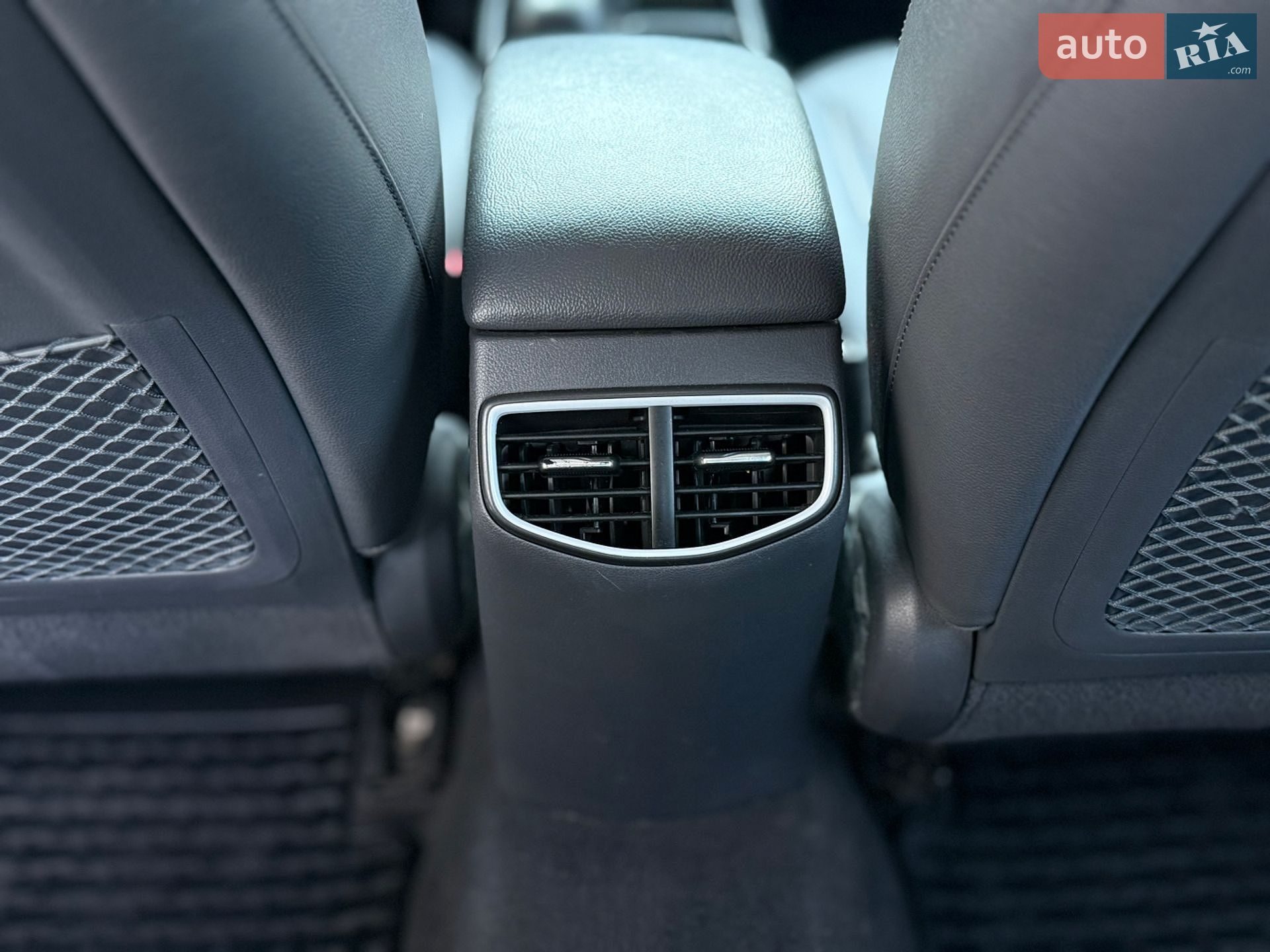 Hyundai Ioniq 2016 VIN KMHC851HFHU002142 фото оголошення 36 з 72