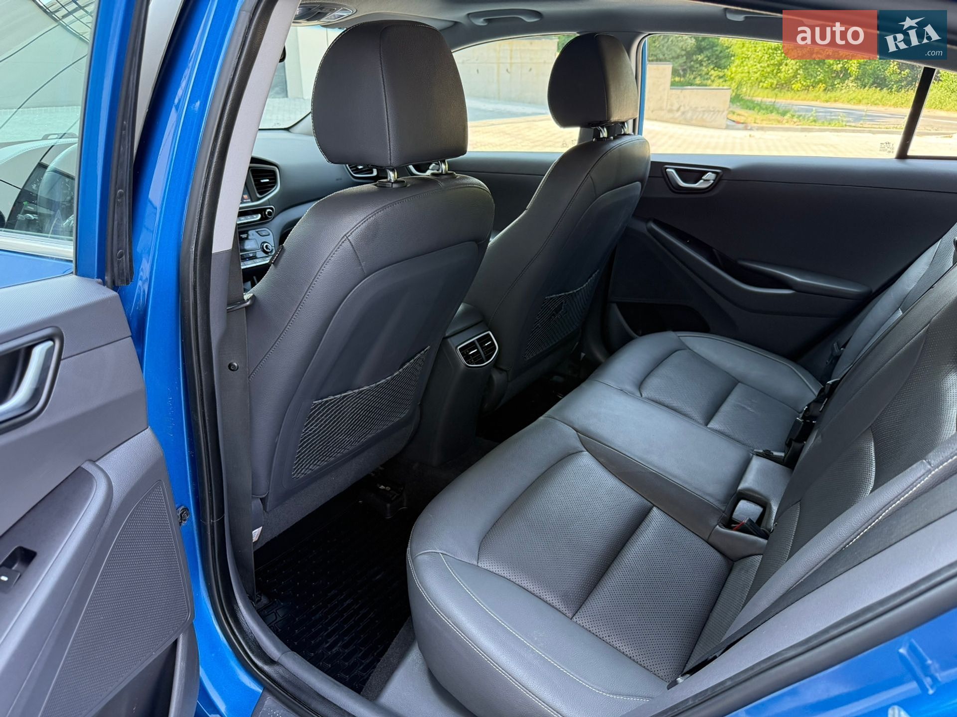 Hyundai Ioniq 2016 VIN KMHC851HFHU002142 фото оголошення 34 з 72