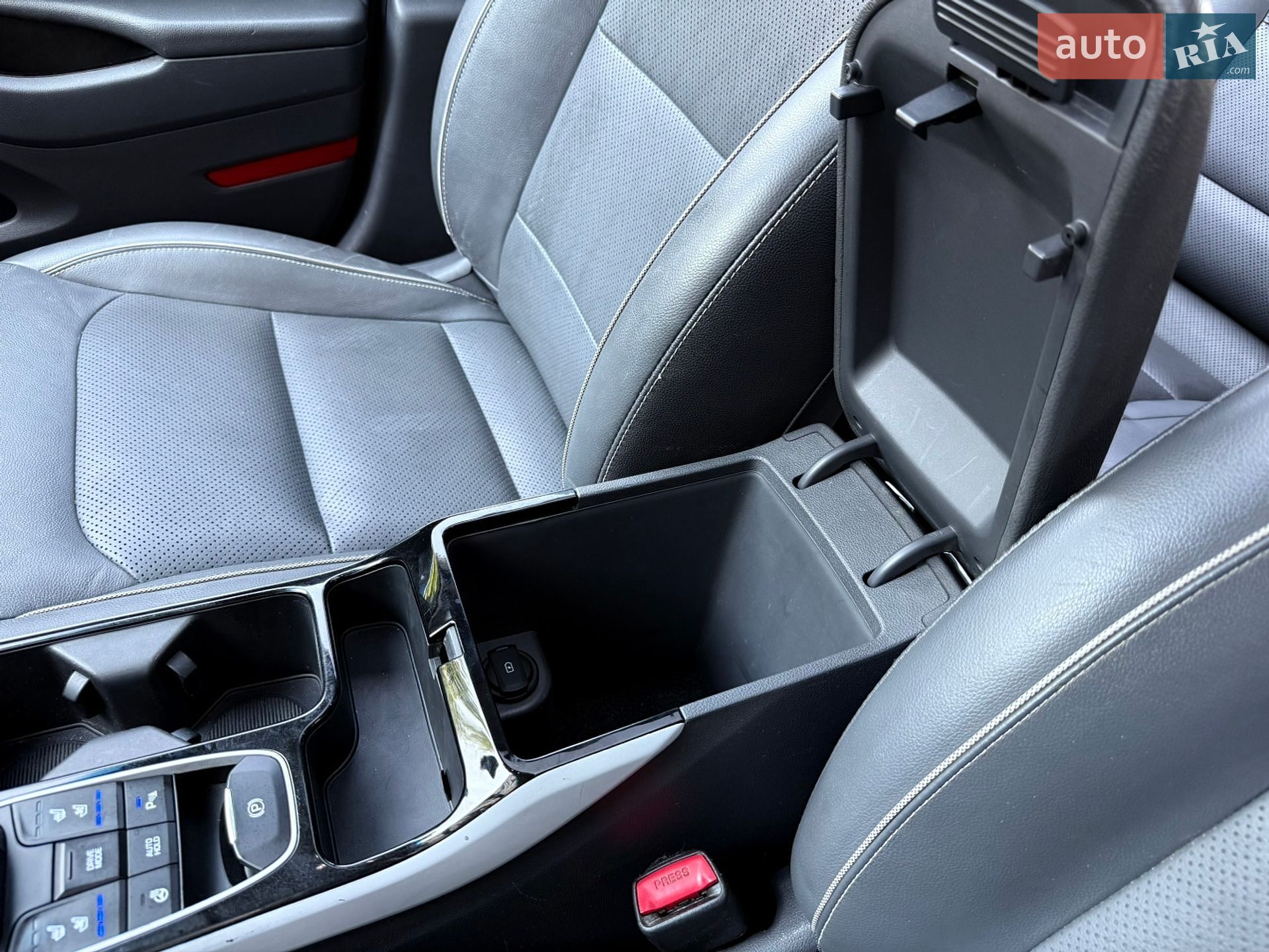 Hyundai Ioniq 2016 VIN KMHC851HFHU002142 фото оголошення 56 з 72