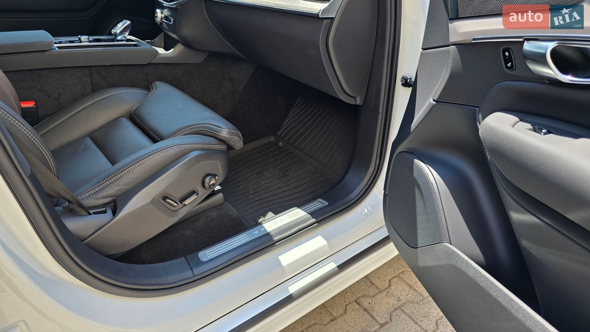 Volvo XC90 2025 VIN YV4H60PG9S1372709 фото оголошення 10 з 89