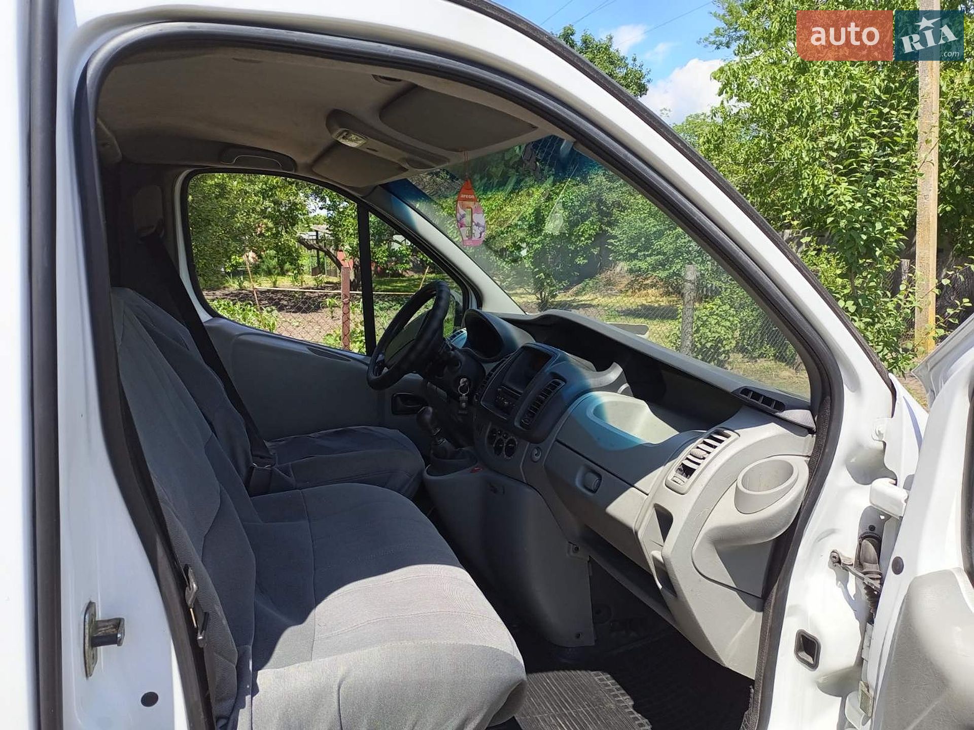 Renault Trafic 2010 VIN VF1FLASA6AY352855 фото оголошення 2 з 12