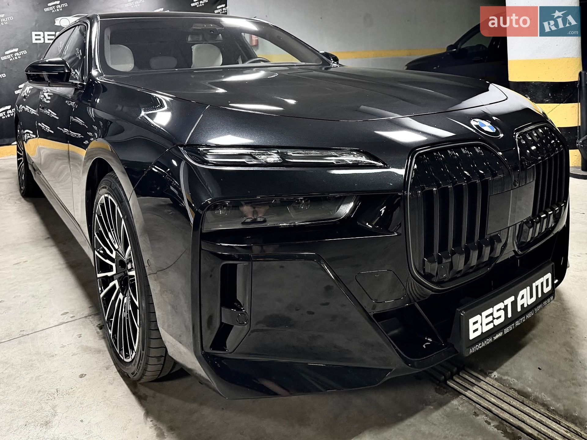 BMW 7 Series 2025 VIN WBA21EJ040CW21805 фото оголошення 4 з 108