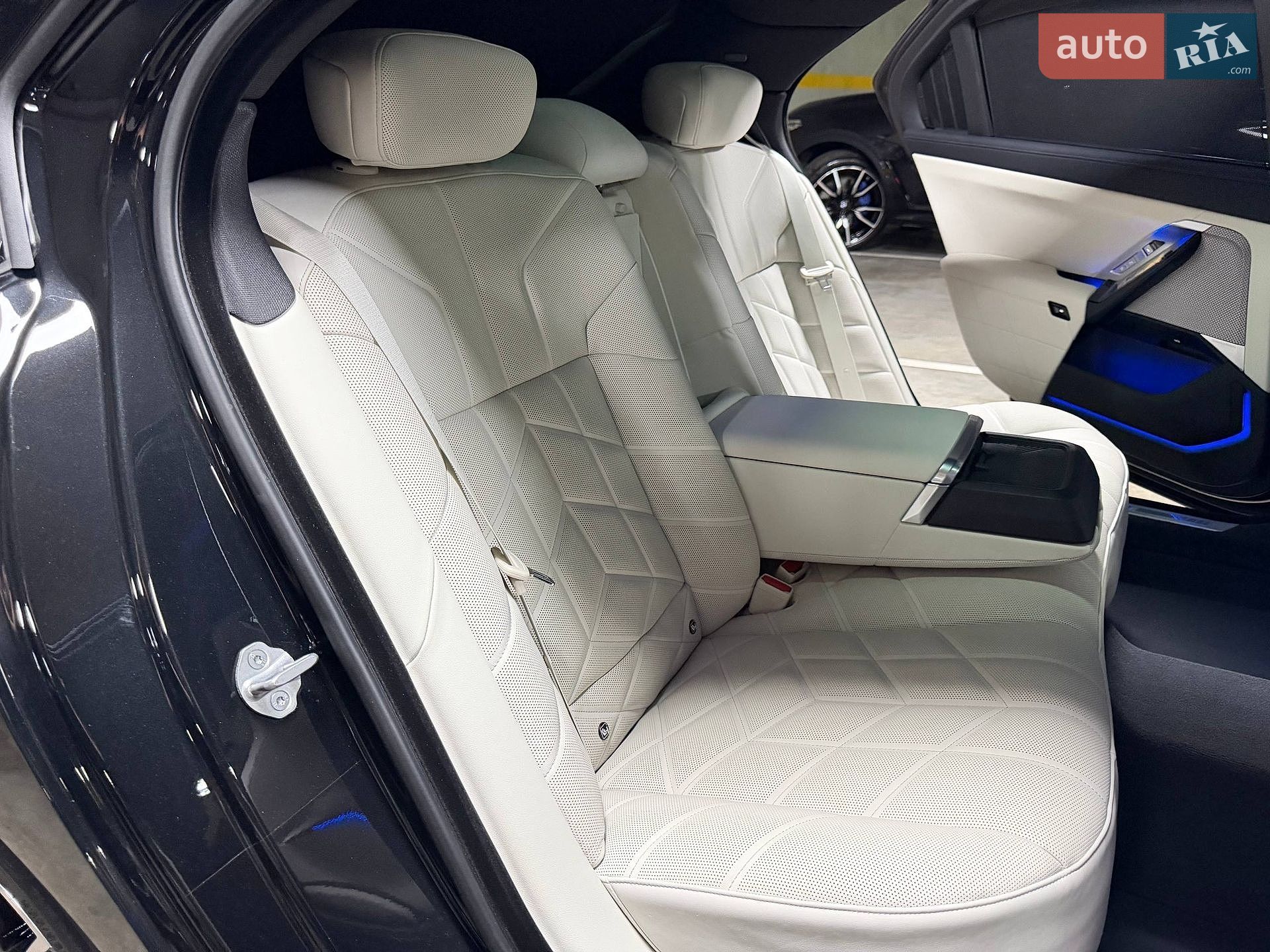 BMW 7 Series 2025 VIN WBA21EJ040CW21805 фото оголошення 64 з 108
