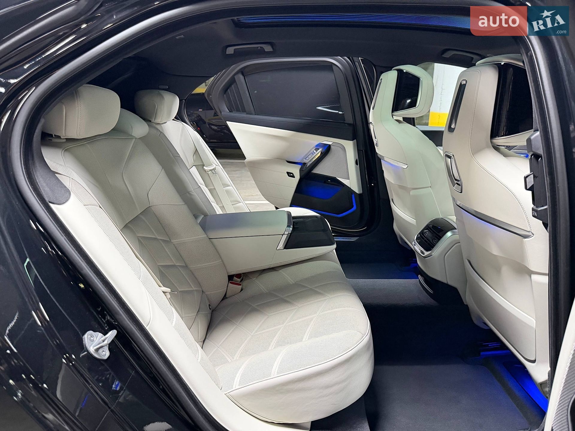 BMW 7 Series 2025 VIN WBA21EJ040CW21805 фото оголошення 63 з 108