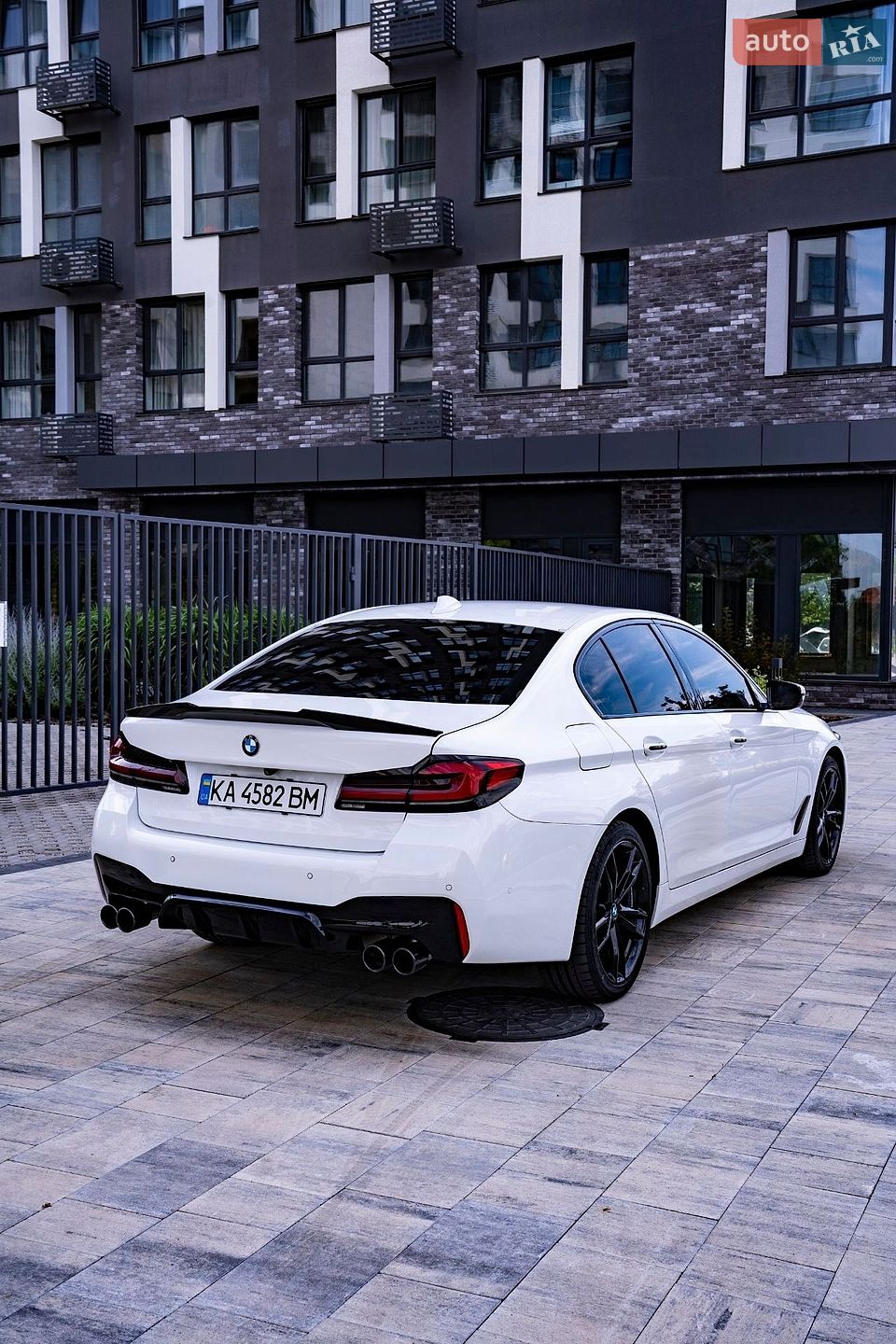 BMW 5 Series 2017 VIN WBAJA5C50JWA35691 фото оголошення 14 з 21