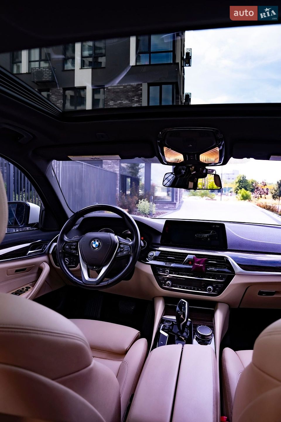 BMW 5 Series 2017 VIN WBAJA5C50JWA35691 фото оголошення 17 з 21