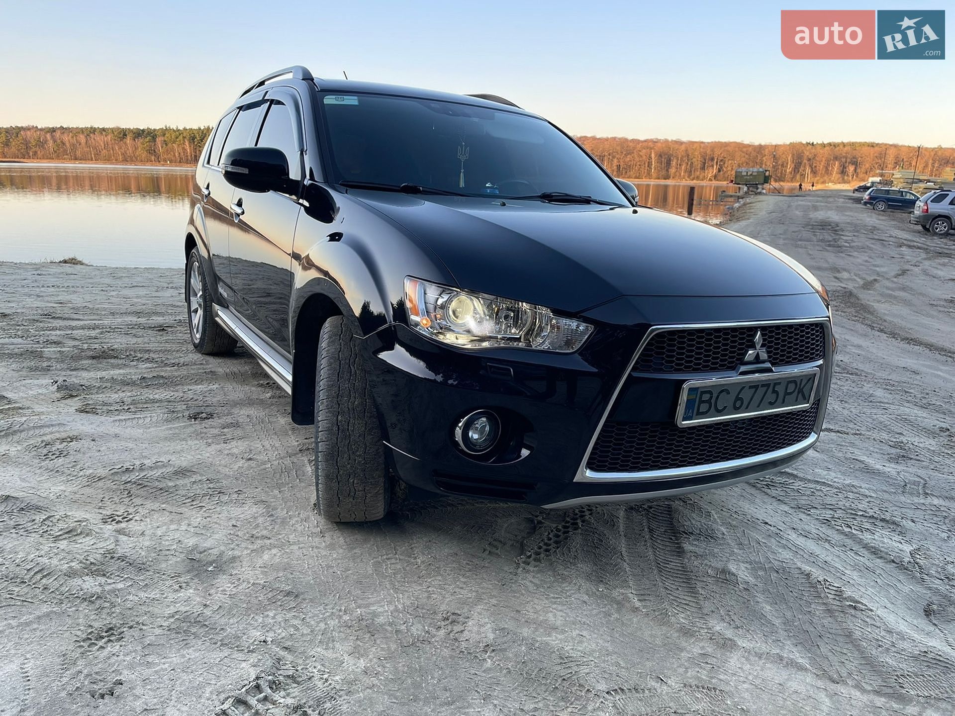 Mitsubishi Outlander XL 2010 VIN JMBXJCW1WBZ000391 фото оголошення 2 з 25