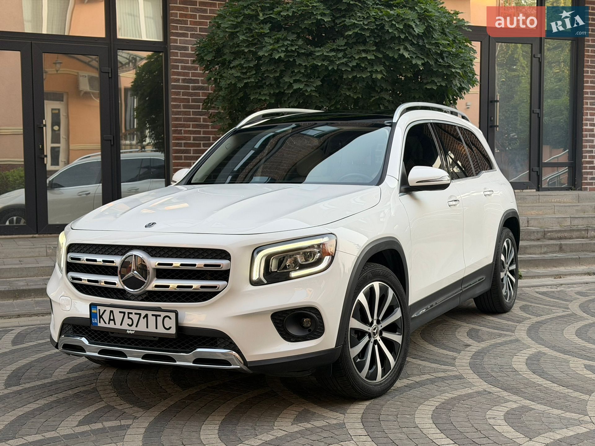 Mercedes-Benz GLB-Class 2019 VIN WDC4M4GB8LW011750 фото оголошення 2 з 51