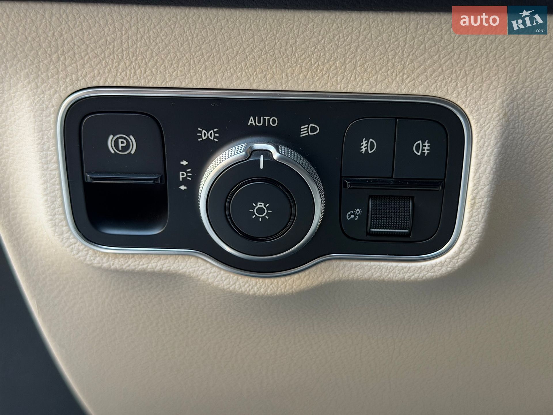 Mercedes-Benz GLB-Class 2019 VIN WDC4M4GB8LW011750 фото оголошення 21 з 51