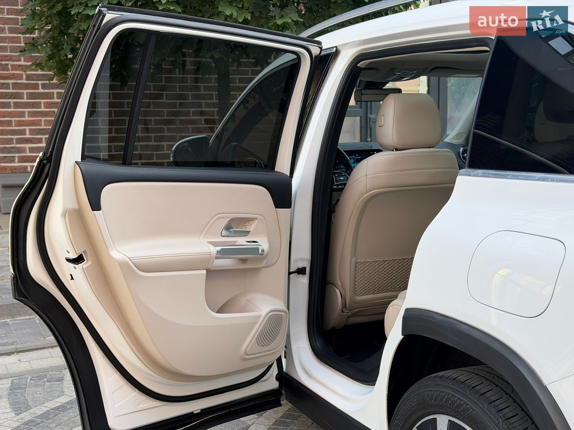 Mercedes-Benz GLB-Class 2019 VIN WDC4M4GB8LW011750 фото оголошення 42 з 51