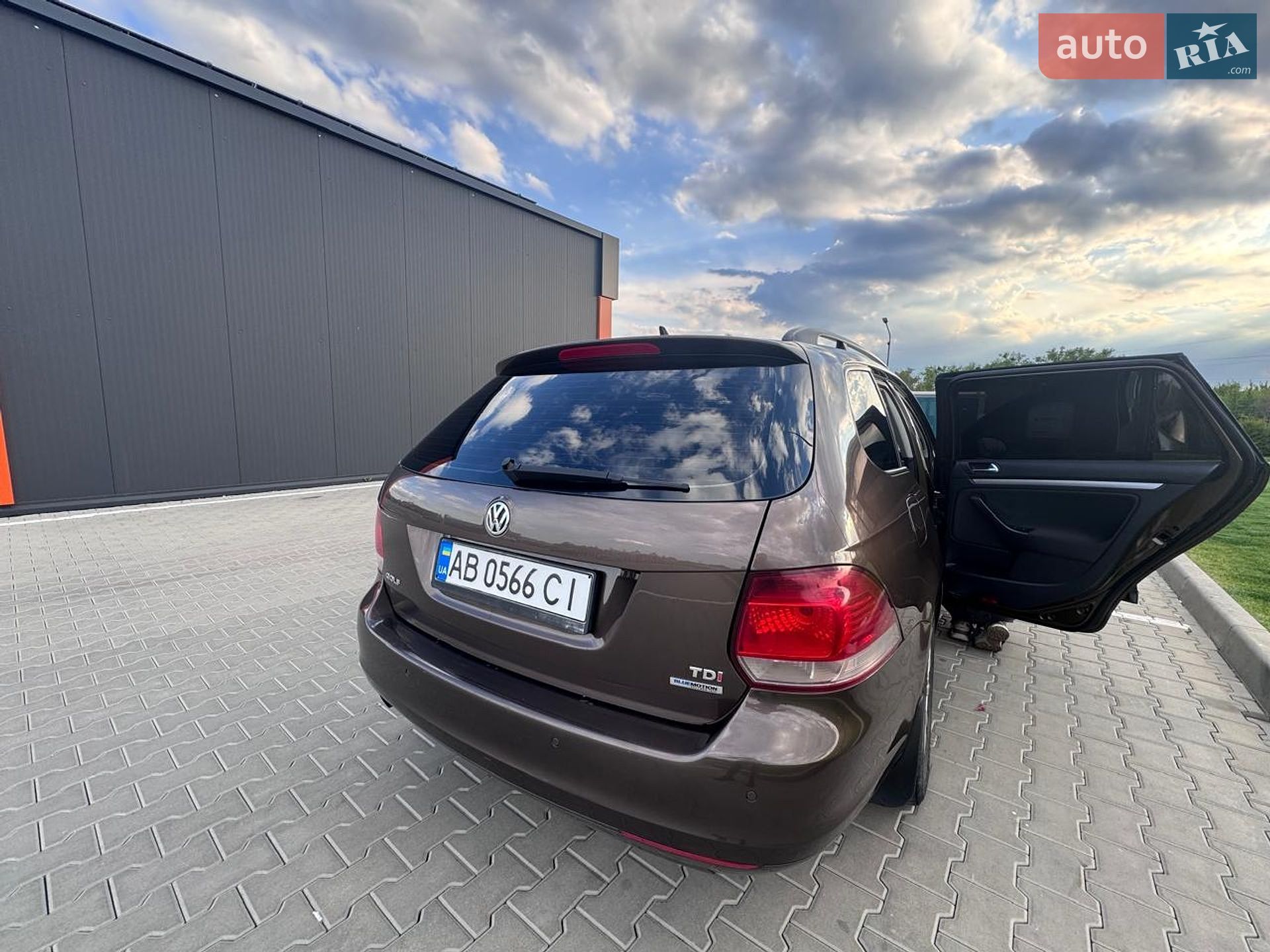 Volkswagen Golf 2011 VIN WVWZZZ1KZBM657731 фото оголошення 9 з 32