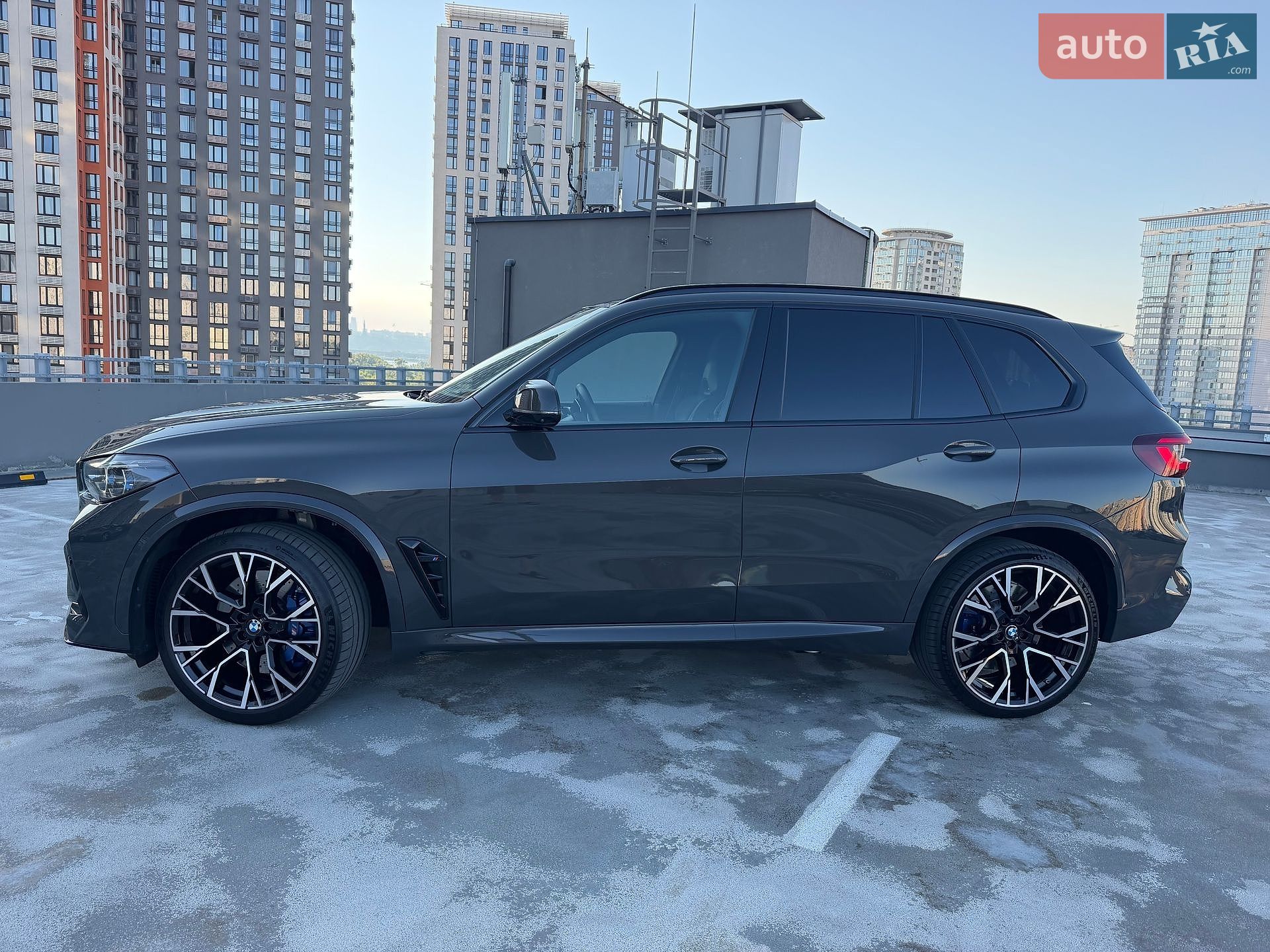 BMW X5 M 2022 VIN WBSJU010909L45118 фото оголошення 4 з 93