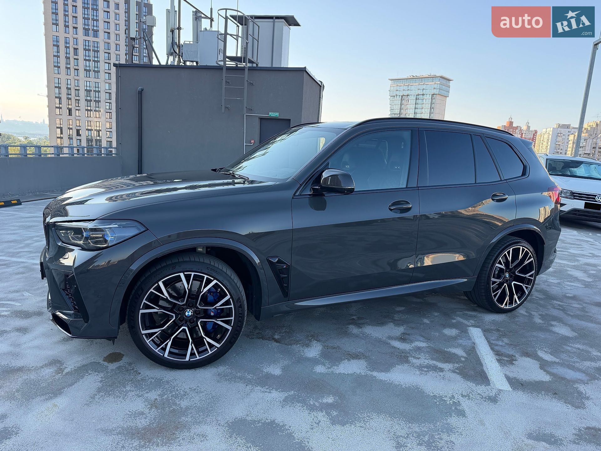 BMW X5 M 2022 VIN WBSJU010909L45118 фото оголошення 2 з 93