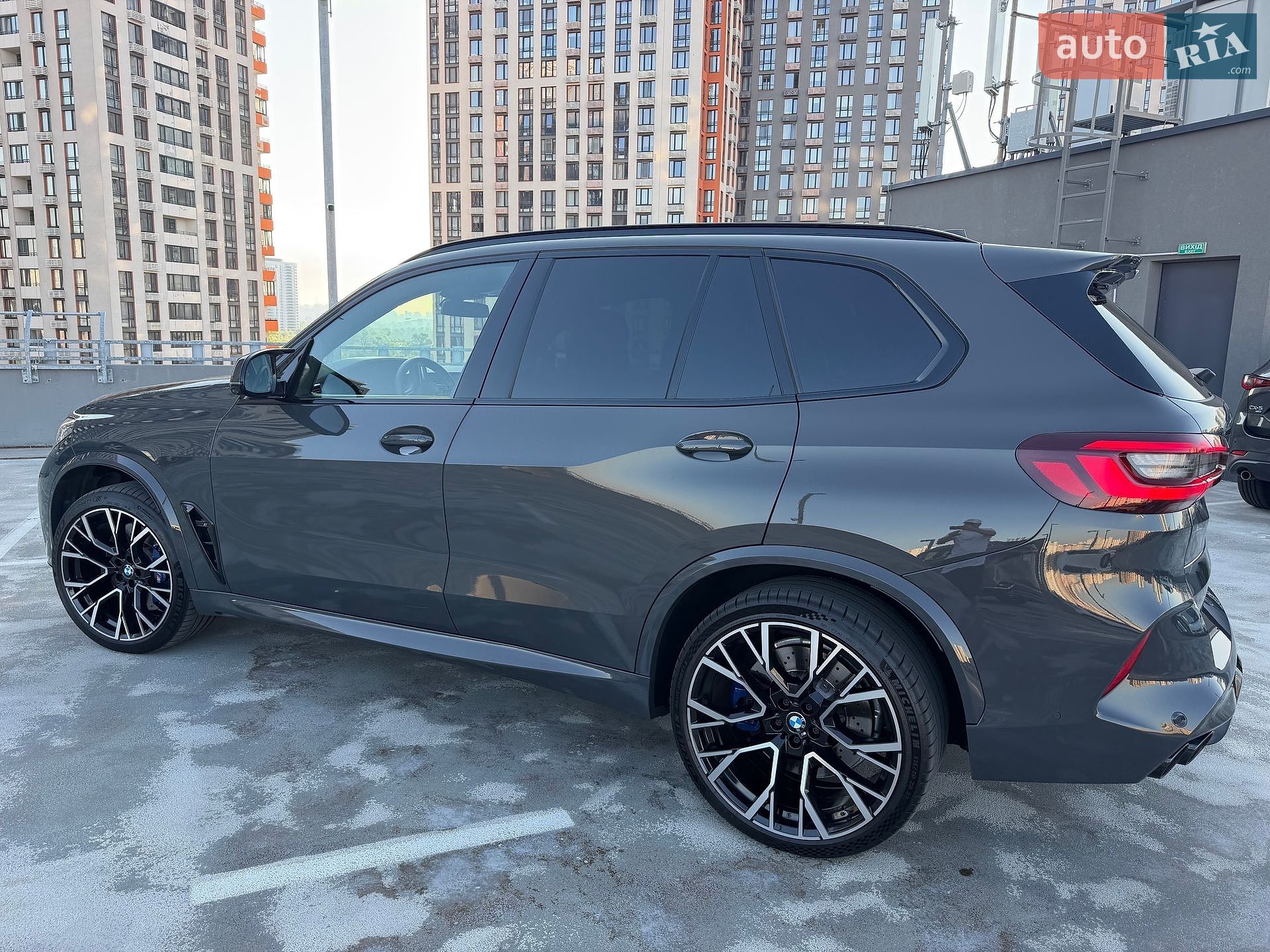 BMW X5 M 2022 VIN WBSJU010909L45118 фото оголошення 40 з 93