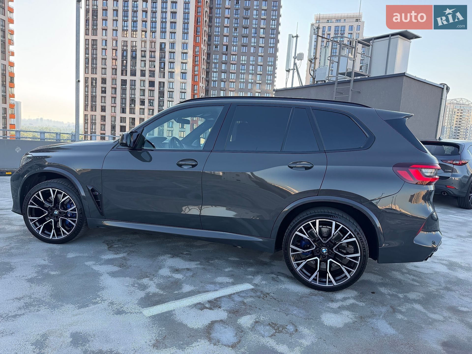 BMW X5 M 2022 VIN WBSJU010909L45118 фото оголошення 41 з 93