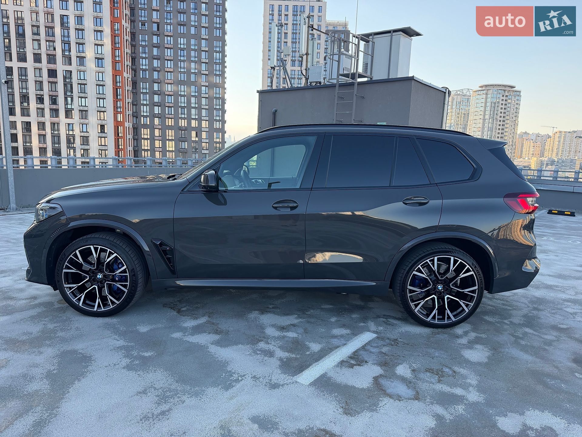 BMW X5 M 2022 VIN WBSJU010909L45118 фото оголошення 43 з 93