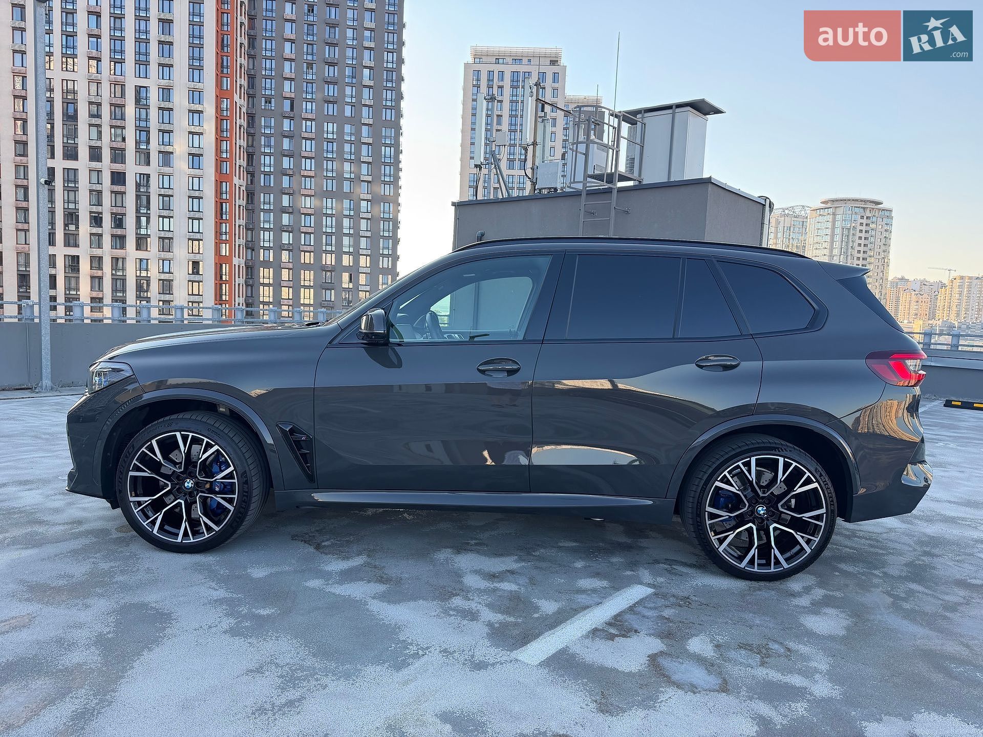 BMW X5 M 2022 VIN WBSJU010909L45118 фото оголошення 44 з 93