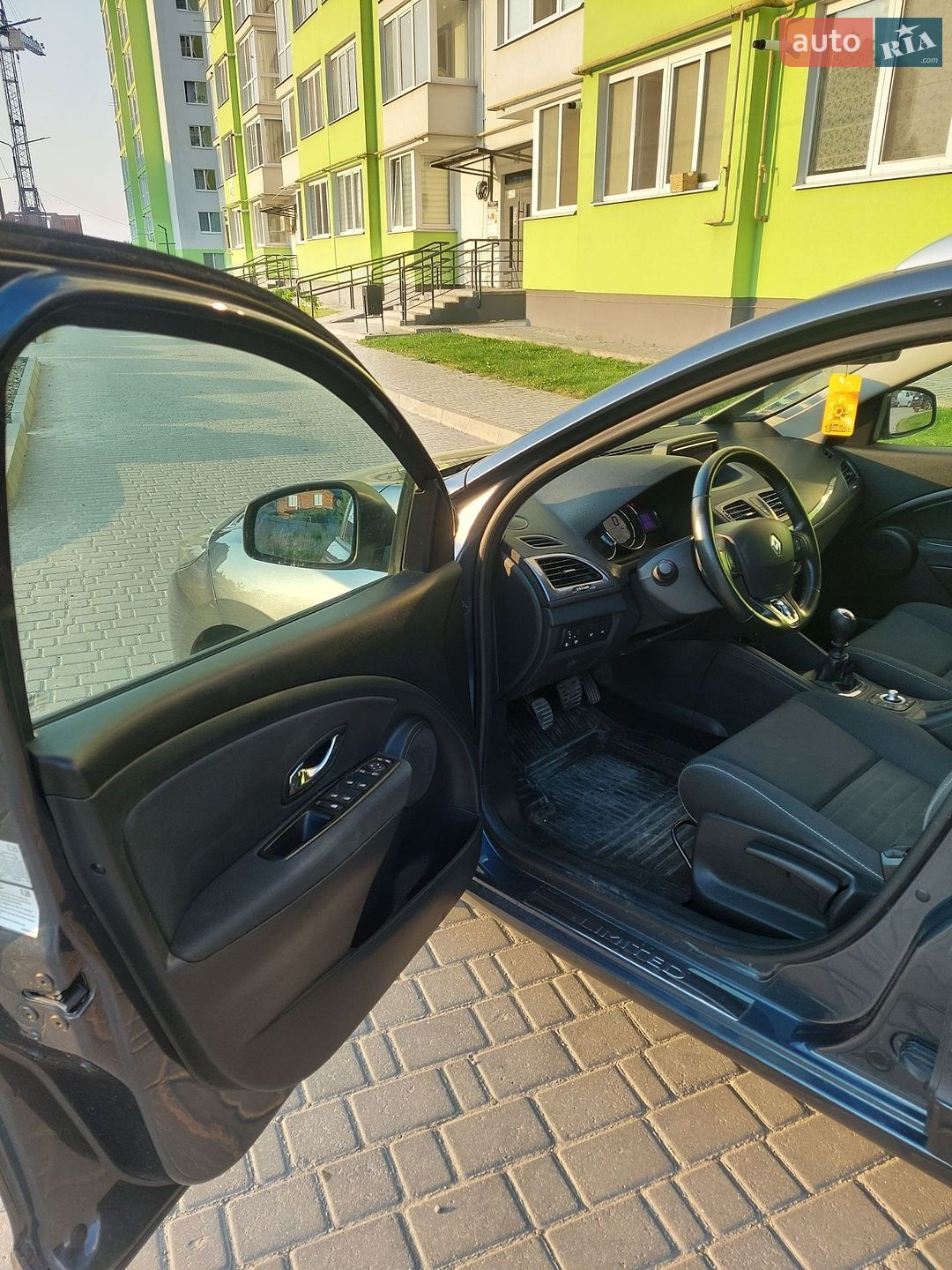 Renault Megane 2015 VIN VF1KZ140653335068 фото оголошення 35 з 49