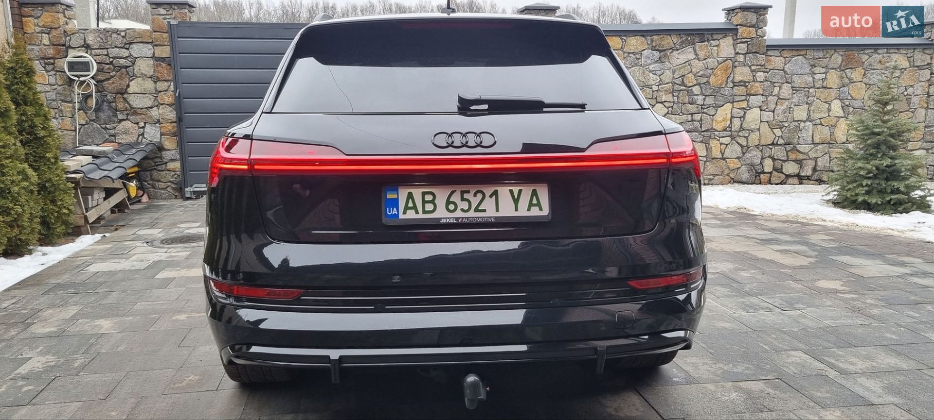 Audi e-tron 2019 VIN WAUZZZGE0LB012657 фото оголошення 5 з 20