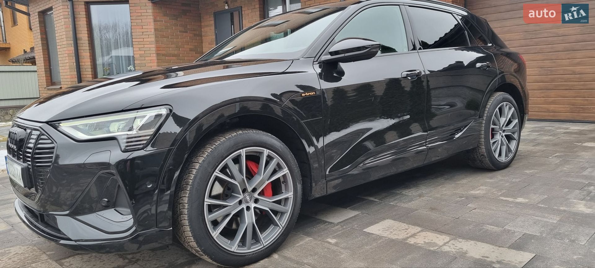 Audi e-tron 2019 VIN WAUZZZGE0LB012657 фото оголошення 6 з 20