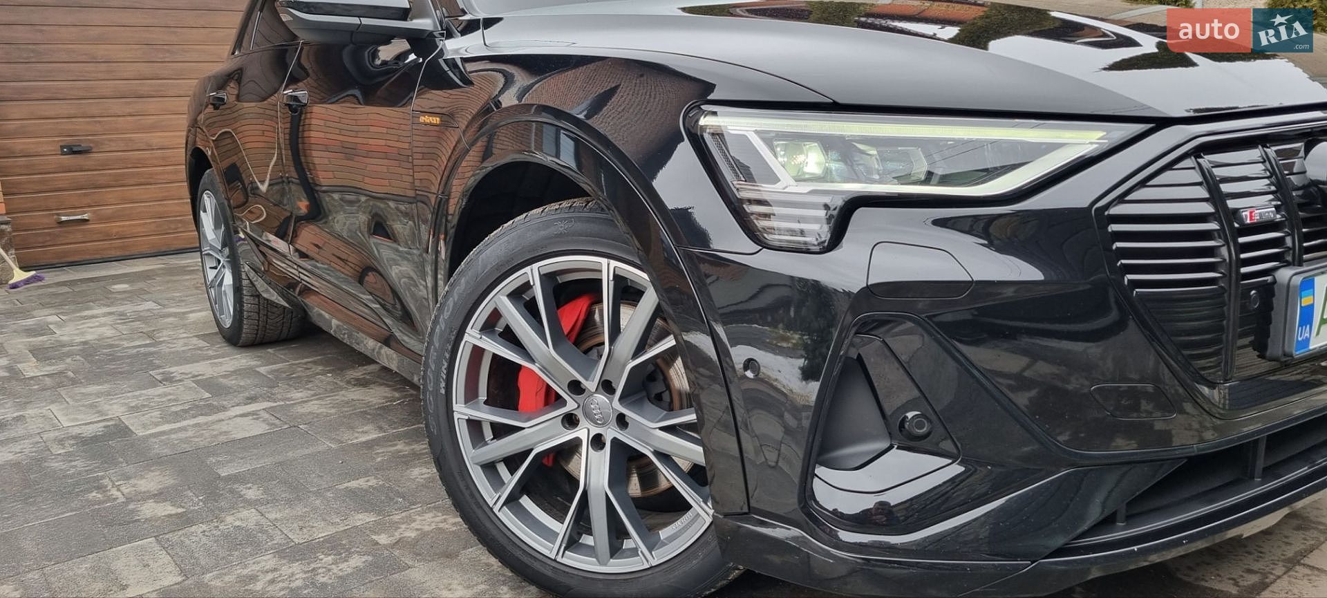 Audi e-tron 2019 VIN WAUZZZGE0LB012657 фото оголошення 10 з 20