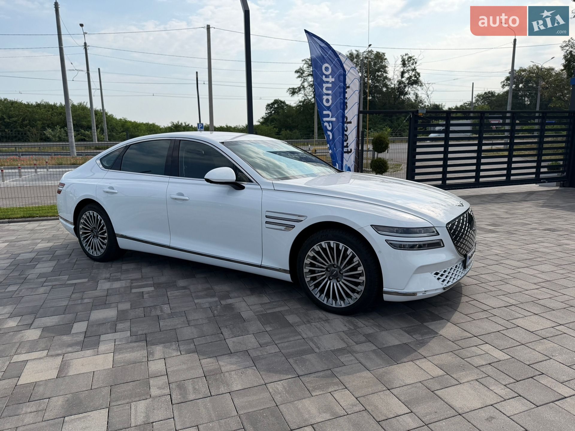 Genesis G80 2022 VIN KMTGE4S14PU004246 фото оголошення 3 з 29