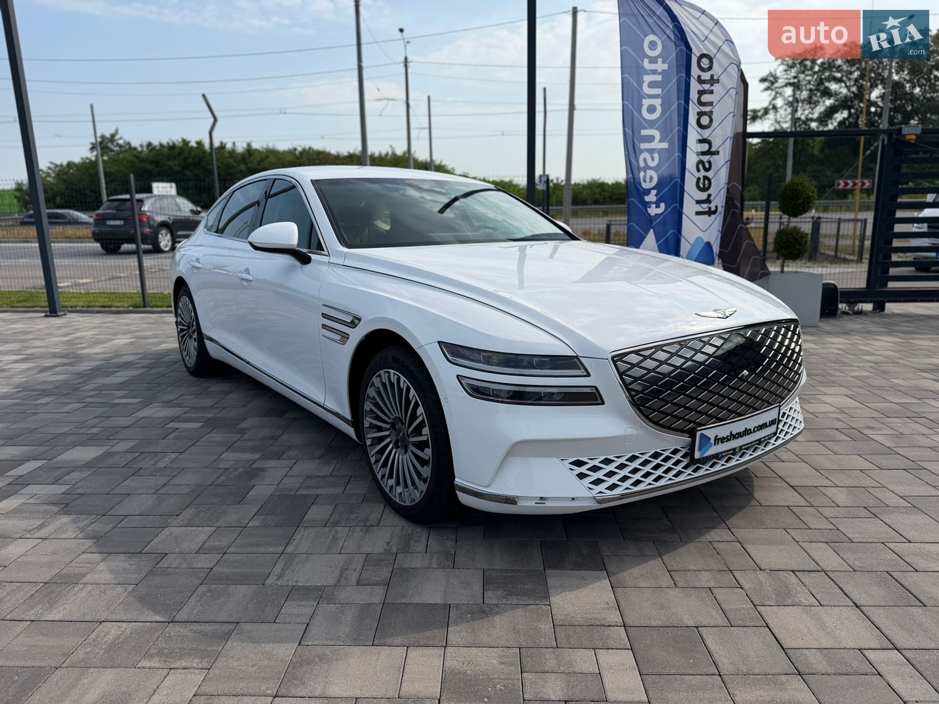 Genesis G80 2022 VIN KMTGE4S14PU004246 фото оголошення 2 з 29