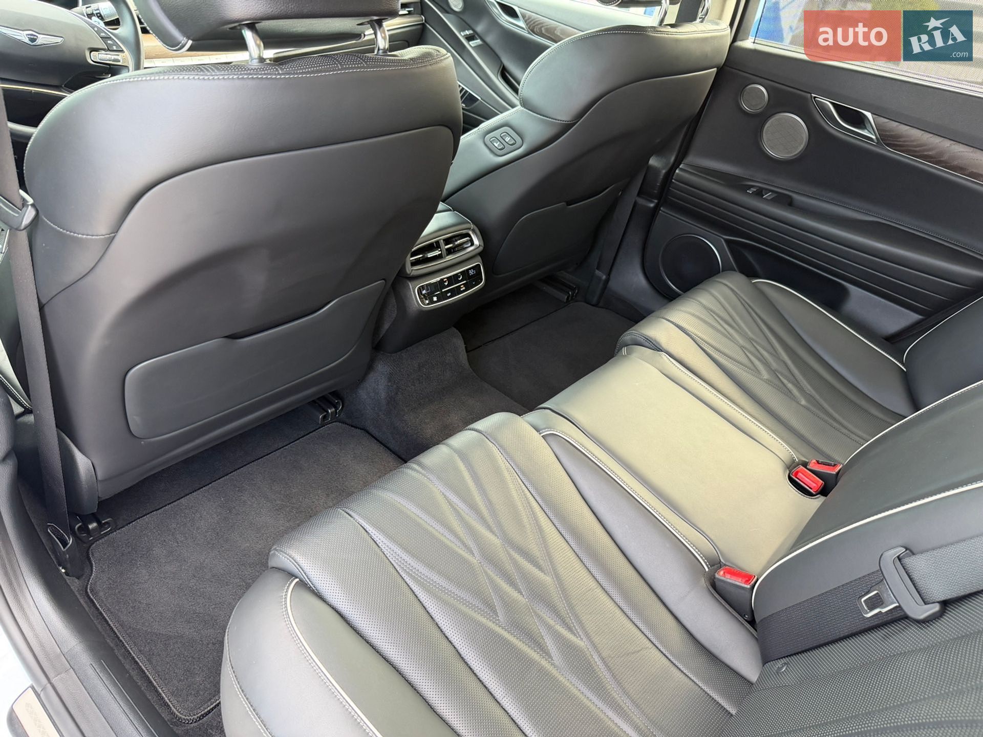 Genesis G80 2022 VIN KMTGE4S14PU004246 фото оголошення 15 з 29