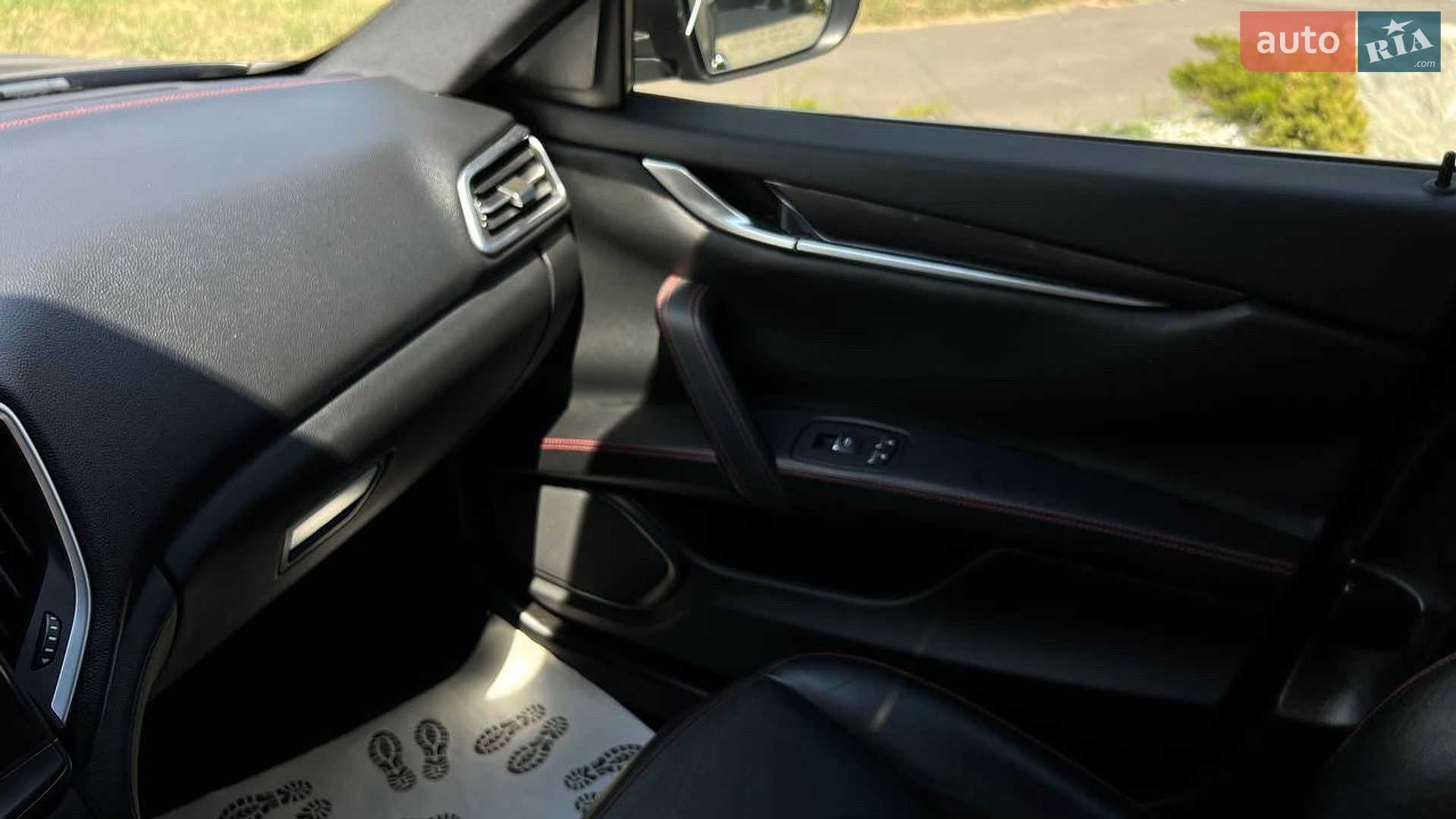 Maserati Ghibli 2017 VIN ZAM57XSA2H1247053 фото оголошення 13 з 36